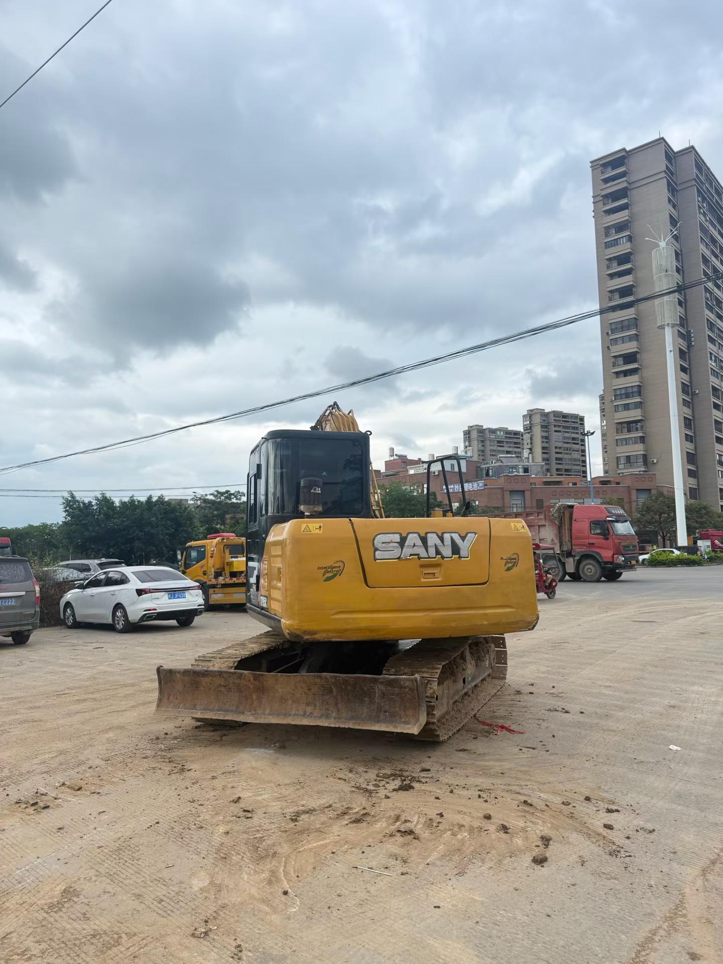 Buy Sany SY95C Used Excavator / 3
