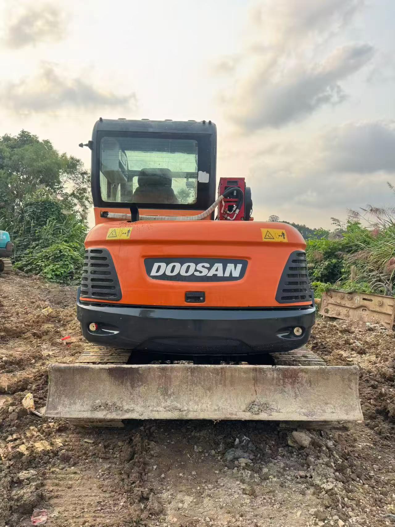 Buy Doosan DH60 Used Excavator / 7