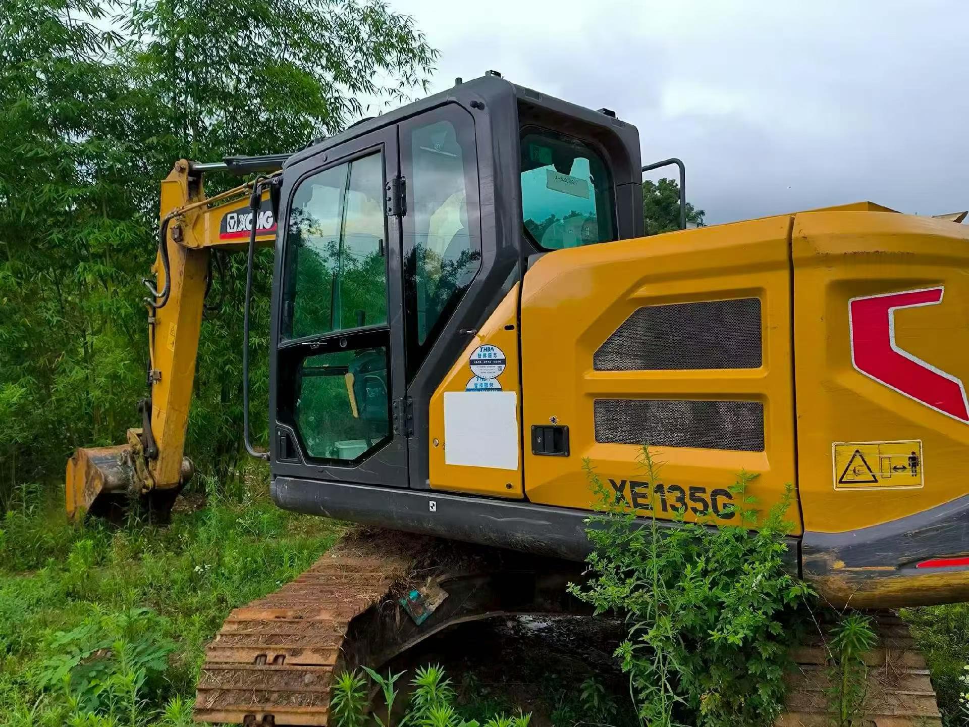 Buy XCMG XE135B Used Excavator / 2