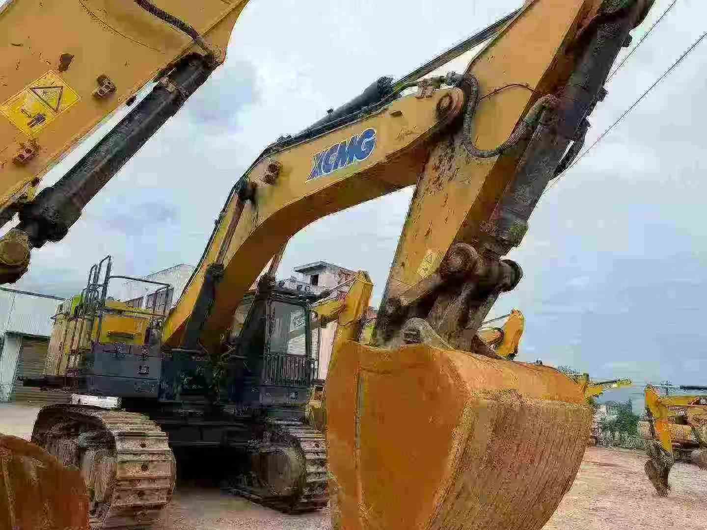Buy XCMG XE750D Used Excavator / 2