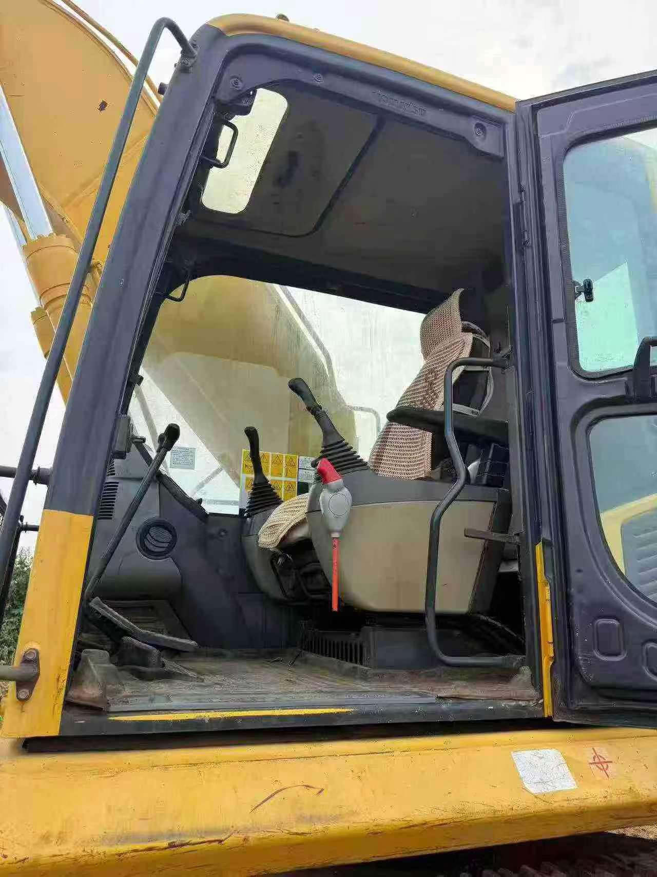 Buy Komatsu PC240-6 Used Excavator / 5