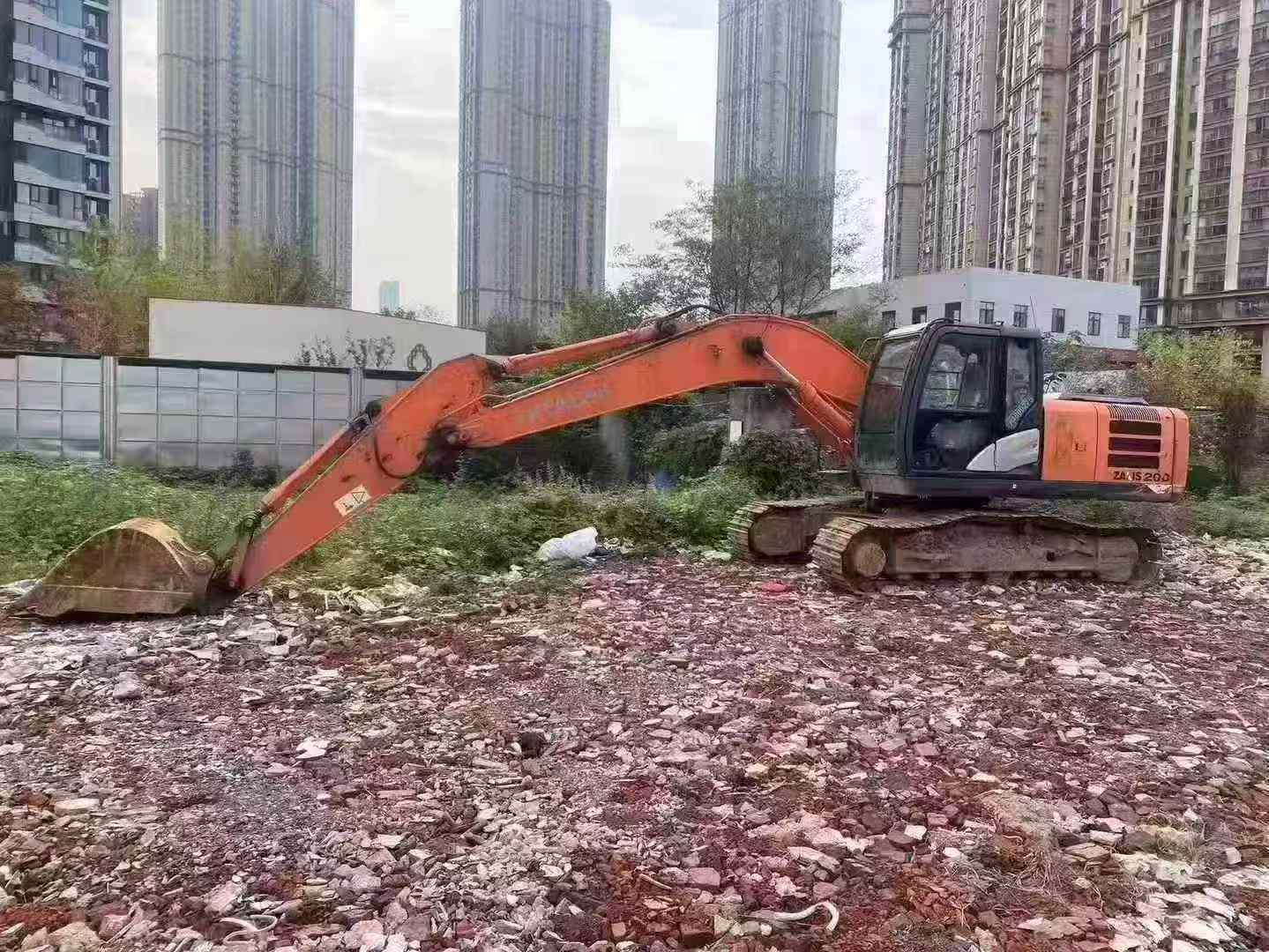 Buy Hitachi EX200-5 Used Excavator / 9