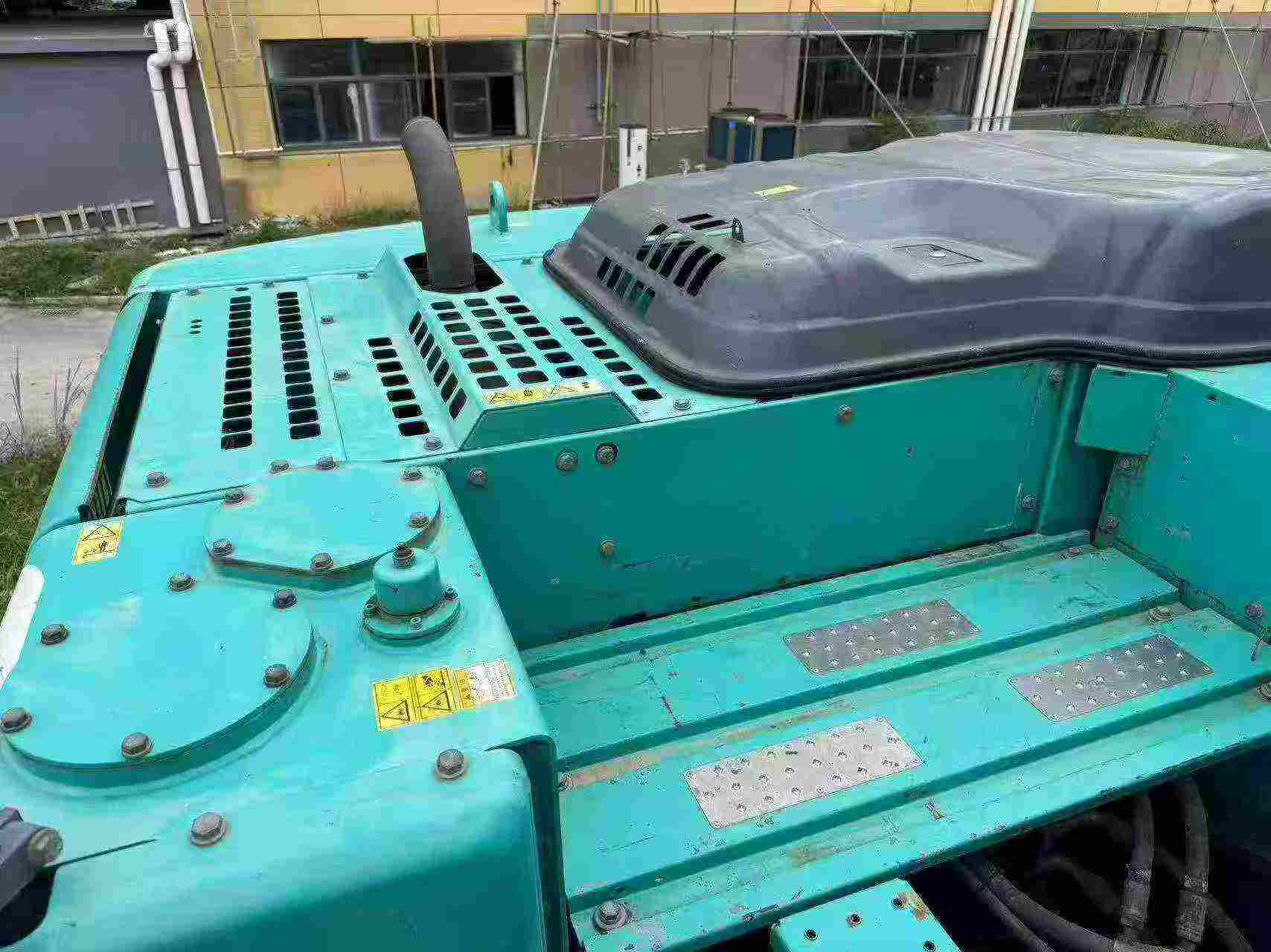 Buy Kobelco SK200 Used Excavator / 8