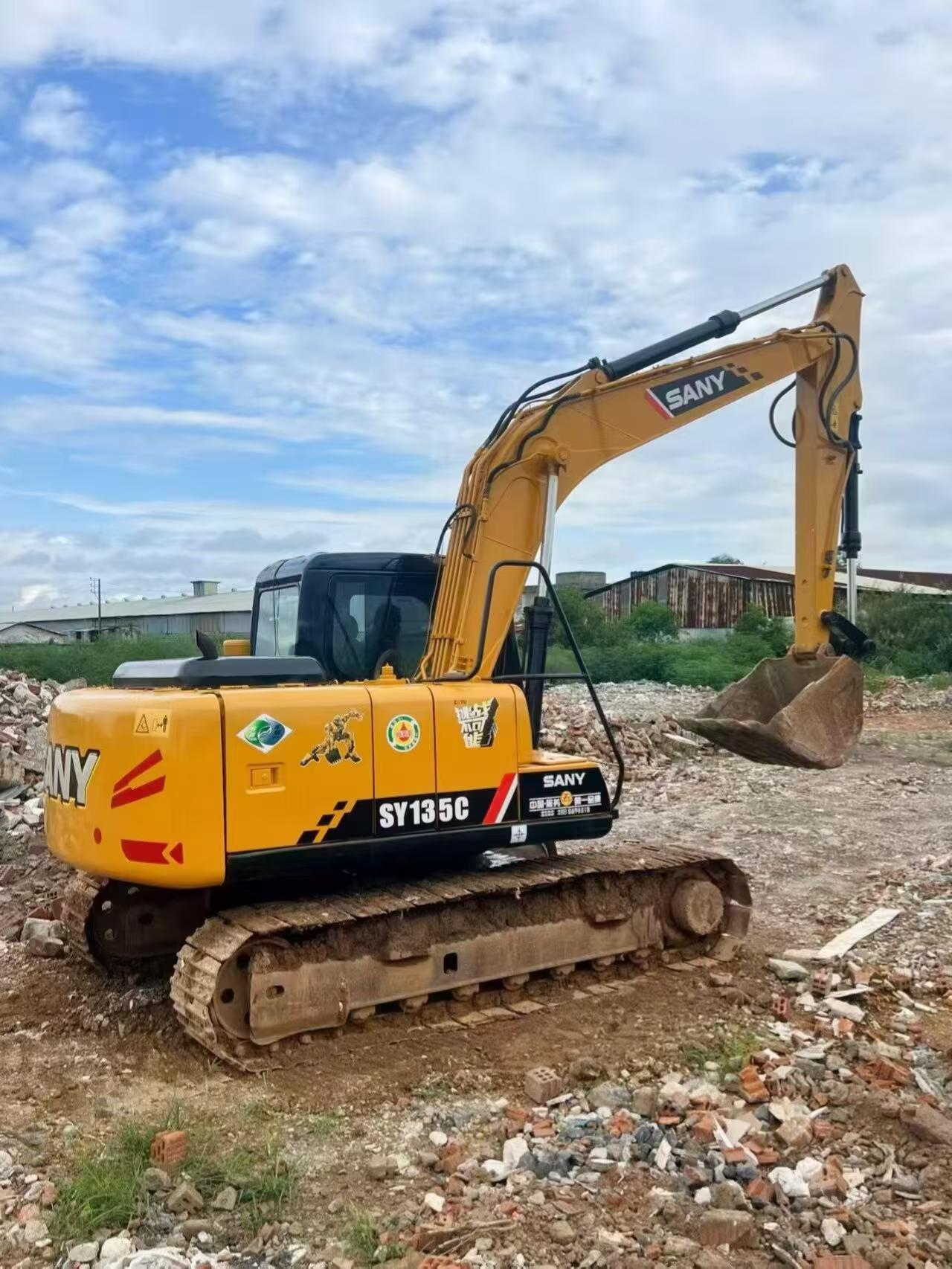 Buy Sany SY135 Used Excavator / 3