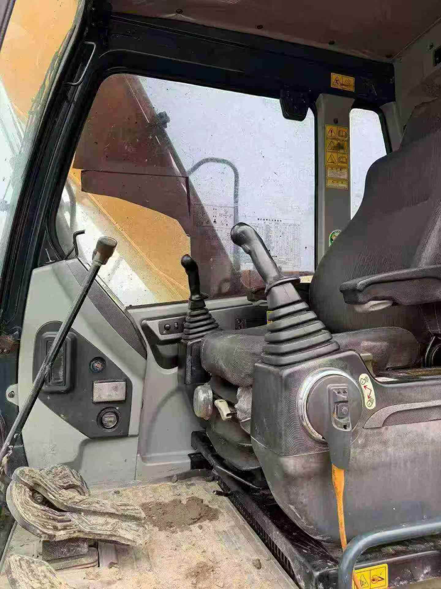 Buy Hyundai R110VS Used Excavator / 6