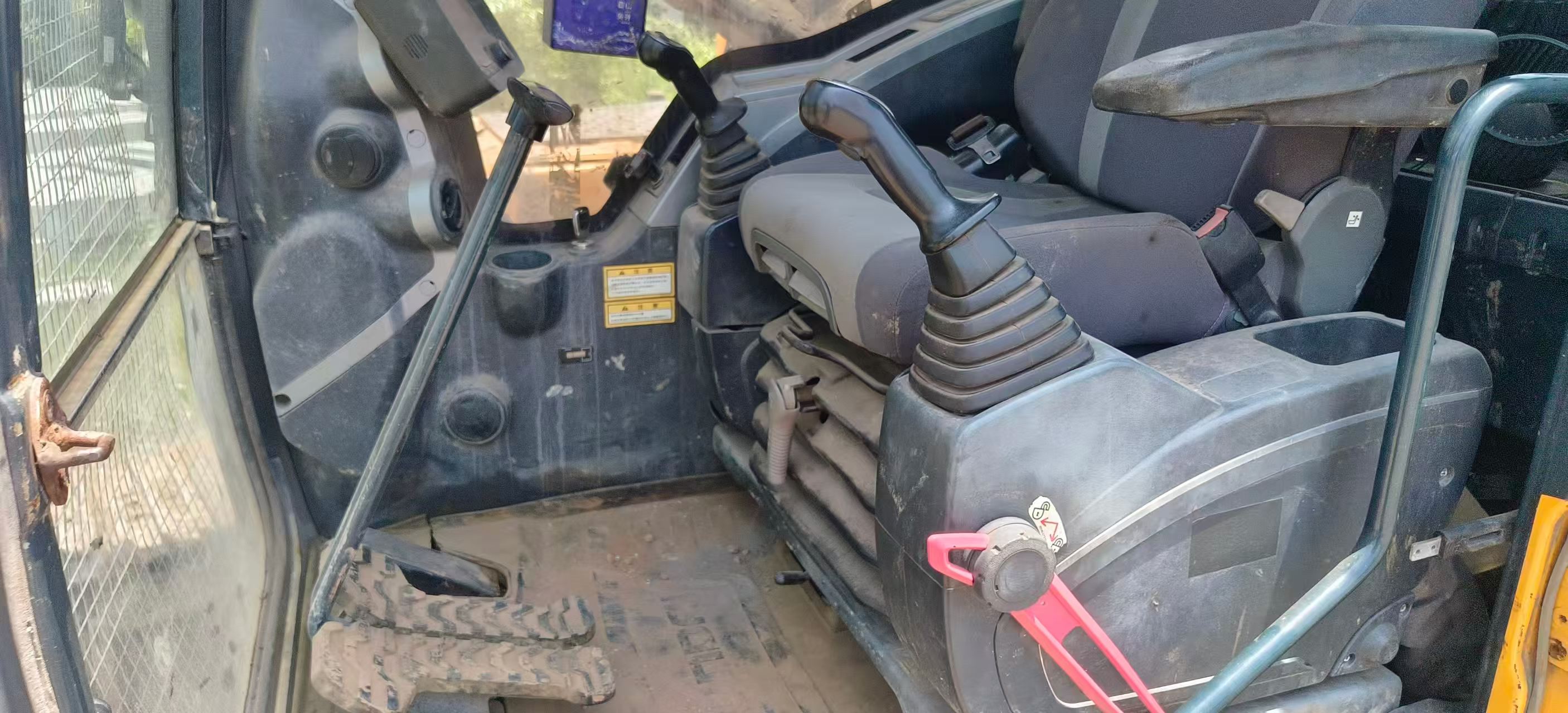 Buy Hyundai R350LVS Used Excavator / 2