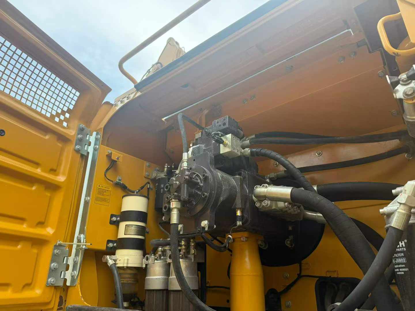 Buy Sany SY650HB Used Excavator / 9