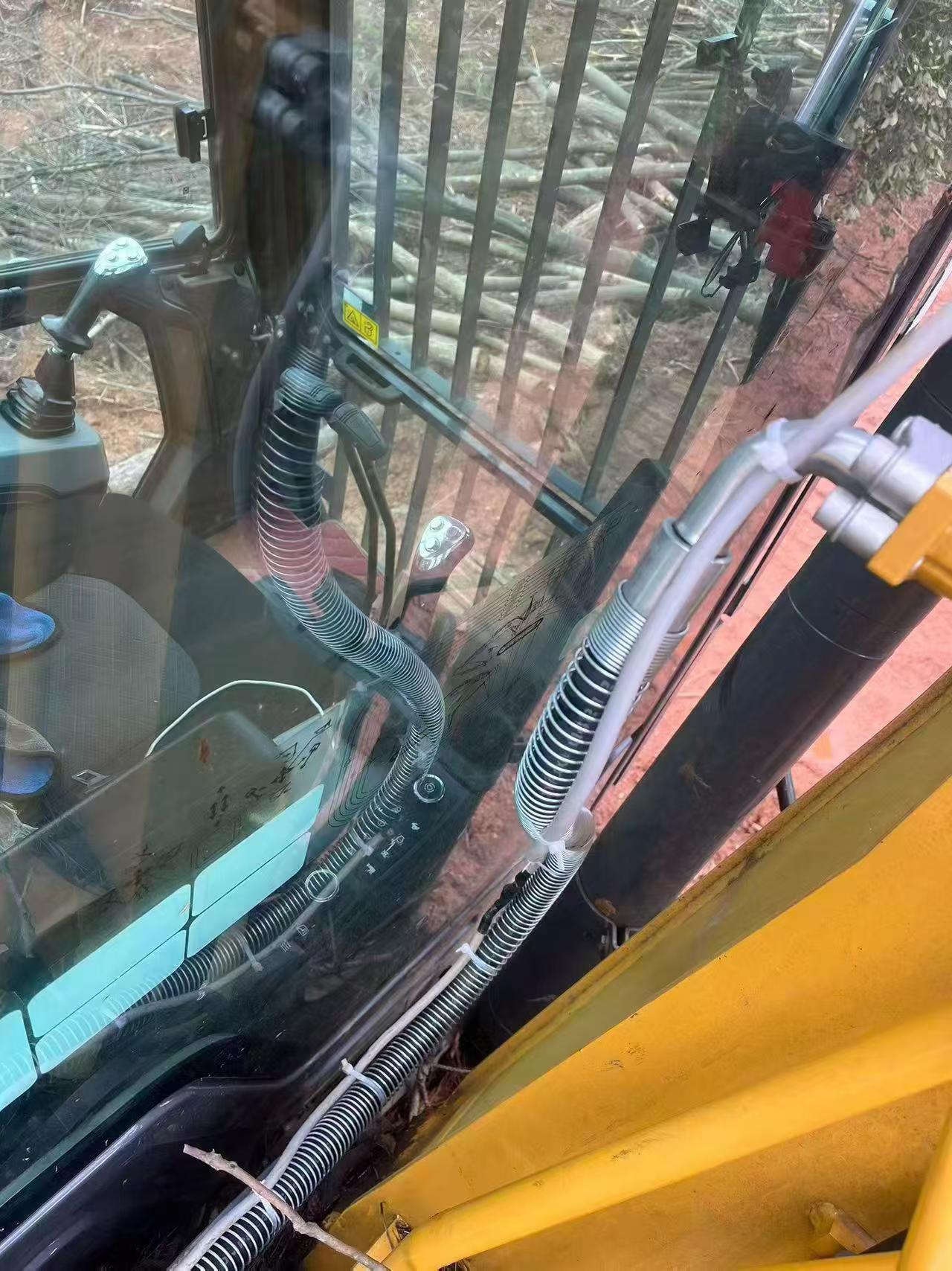 Buy XCMG XE135B Used Excavator / 6