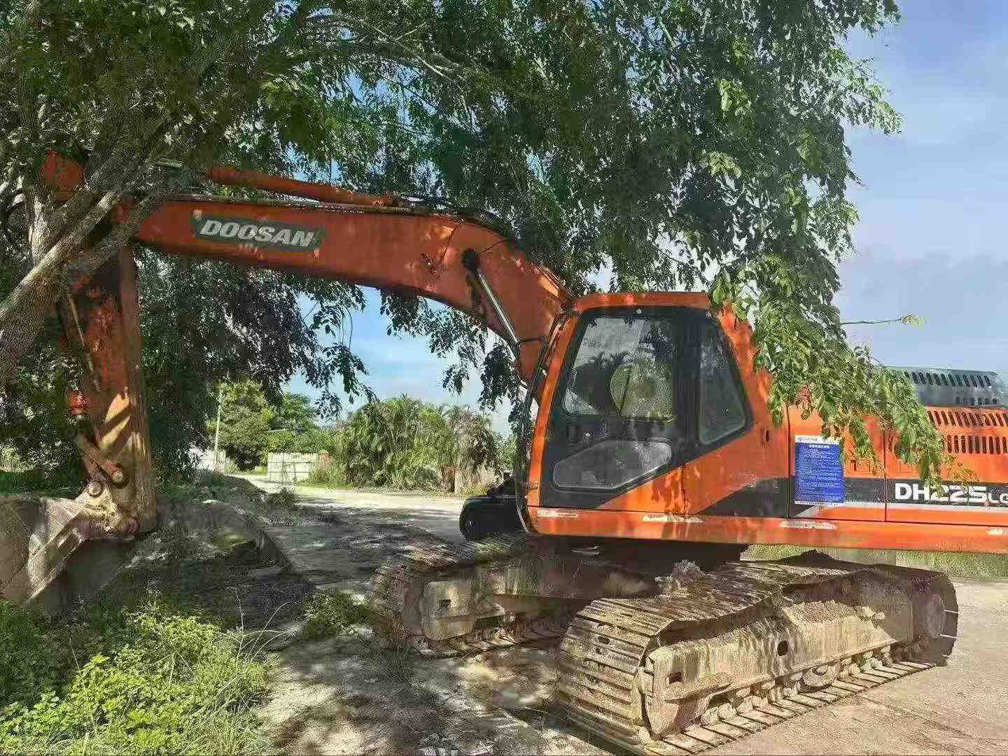 Buy Doosan DH225-9 Used Excavator / 2