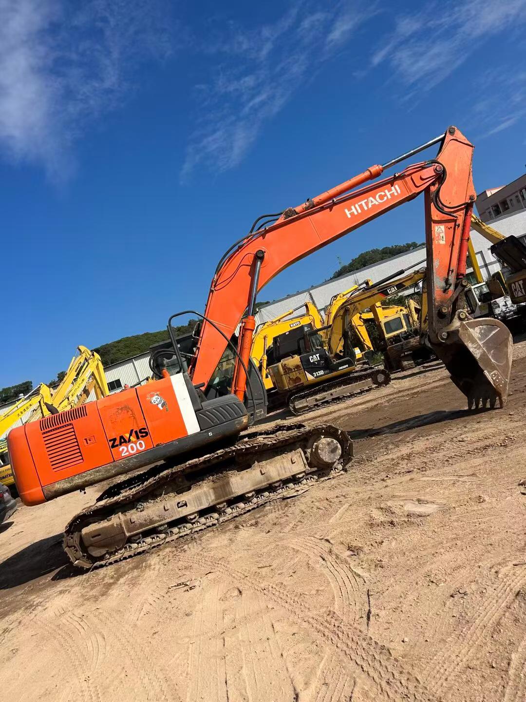 Buy Hitachi EX200-3 Used Excavator / 2