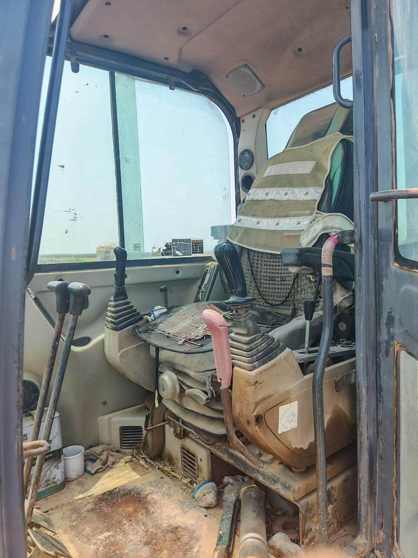 Buy Doosan DH60 Used Excavator / 4