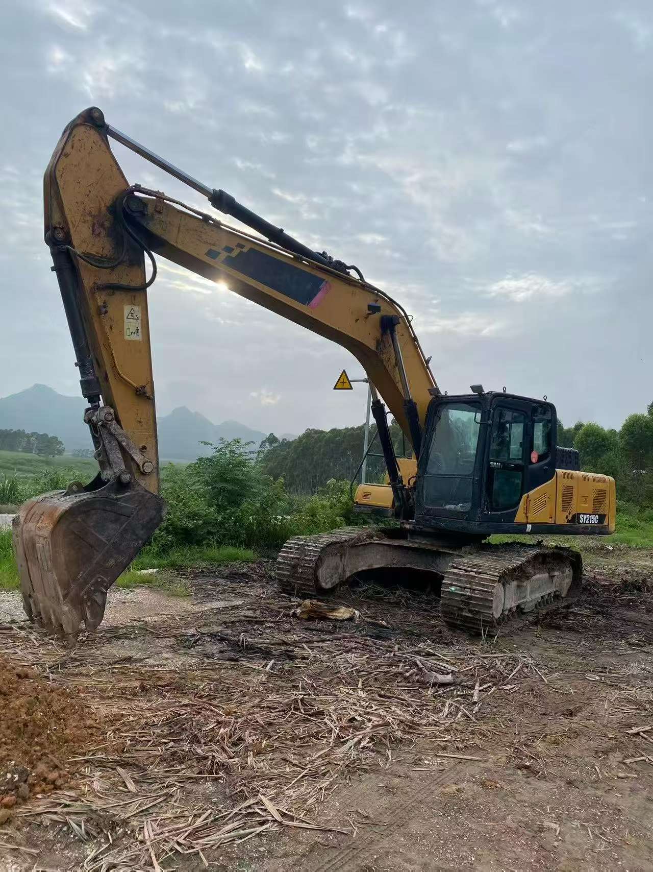 Buy Sany SY215C Used Excavator / 5