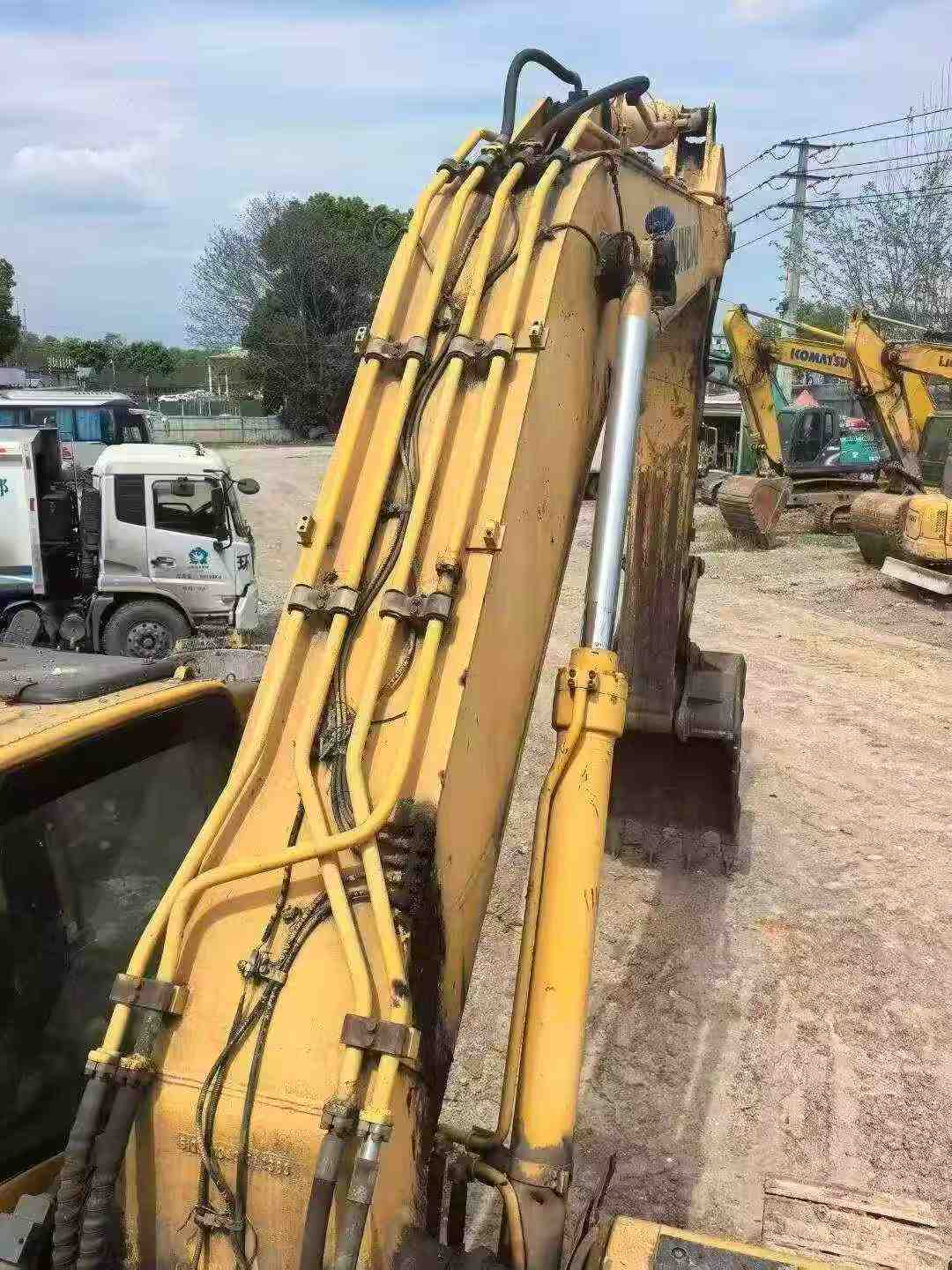 Buy Hyundai R335-7 Used Excavator / 4