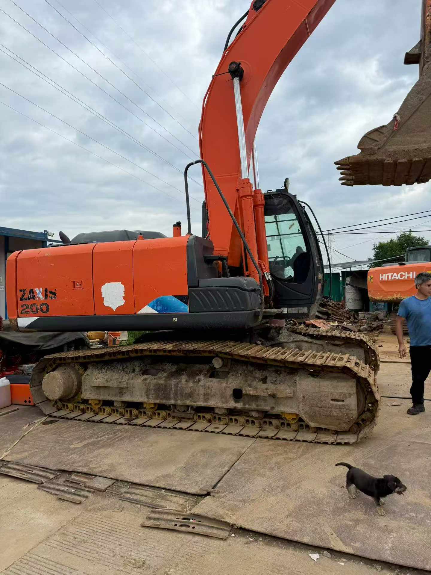 Buy Hitachi ZH200-5A Used Excavator / 2
