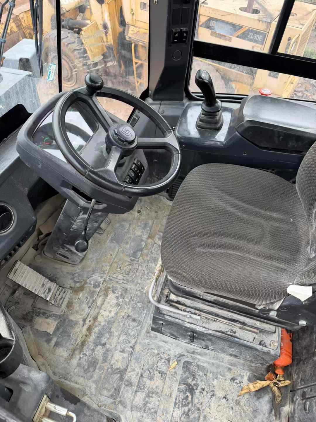 Compre Cargadora LiuGong ZL60F Usada / 9