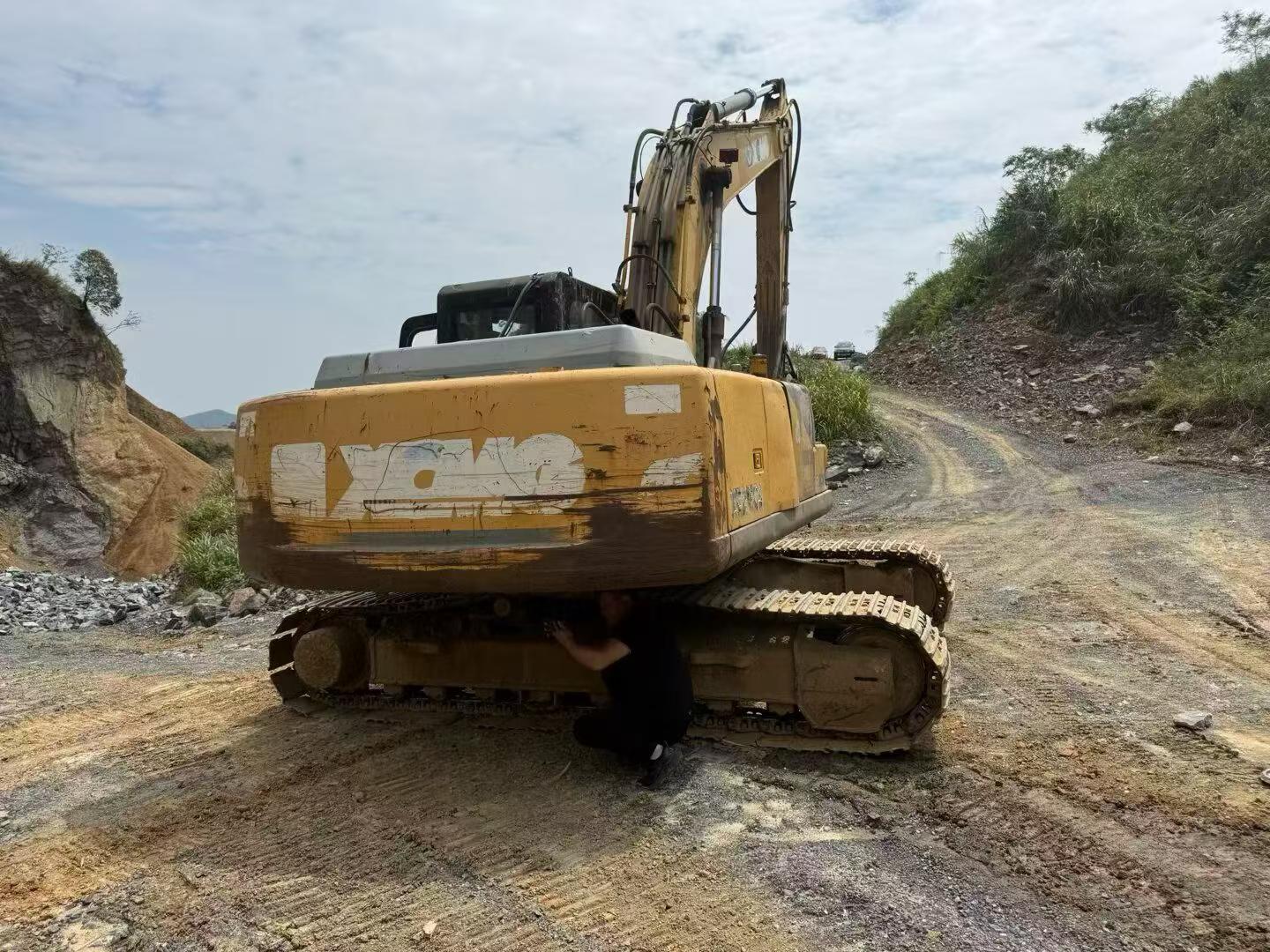 Buy XCMG XE215 Used Excavator / 6