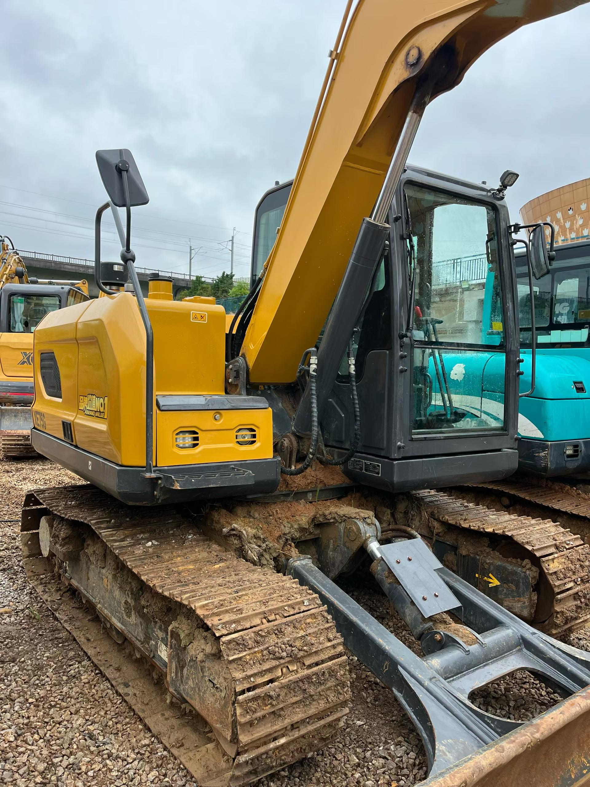Buy XCMG XE75C Used Excavator / 2