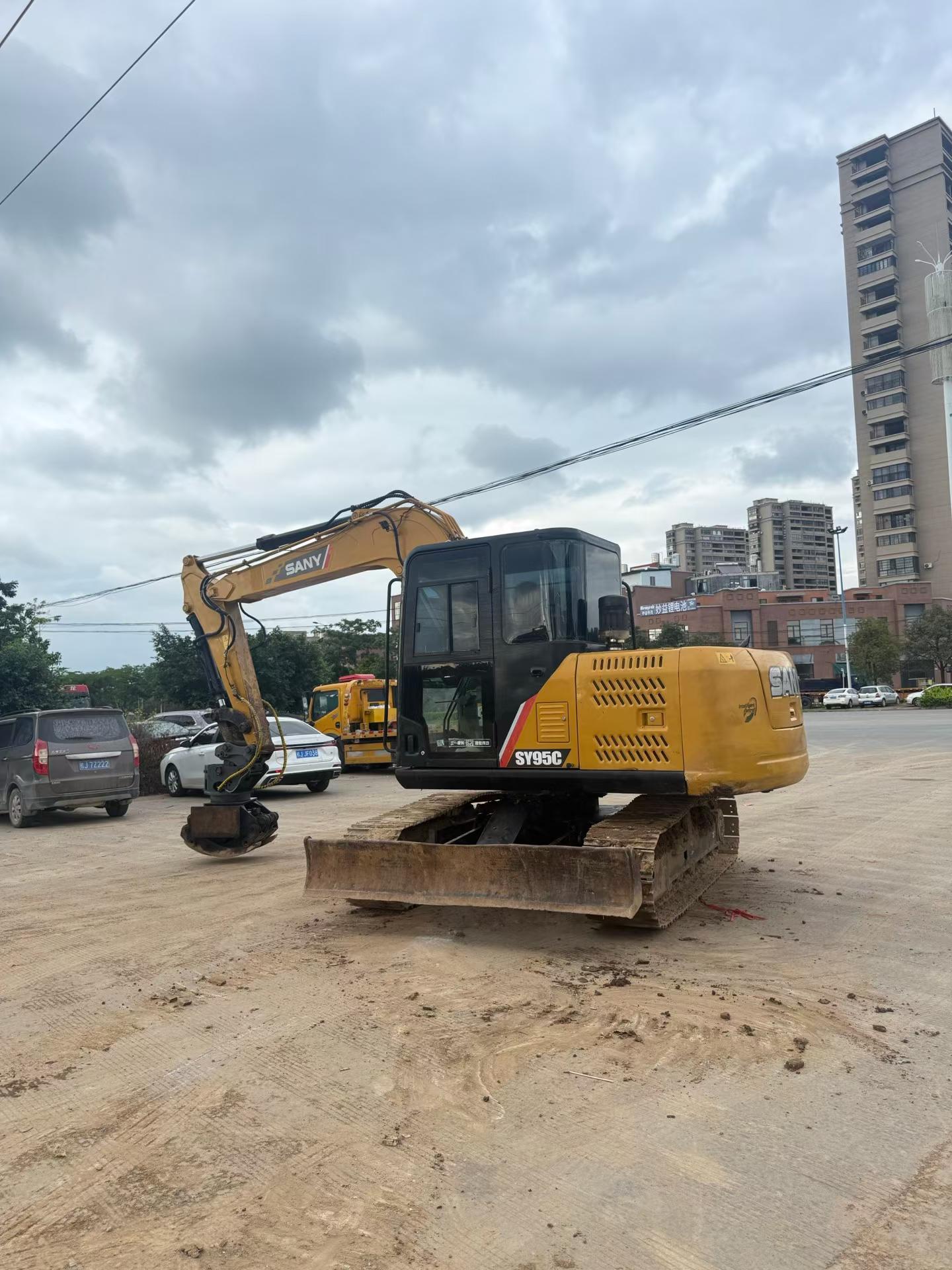 Buy Sany SY95C Used Excavator / 5