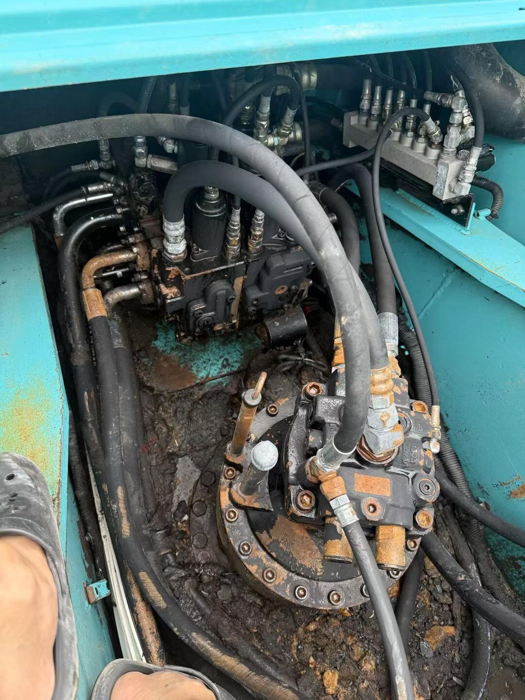 Buy Kobelco SK260LC-8 Used Excavator / 6