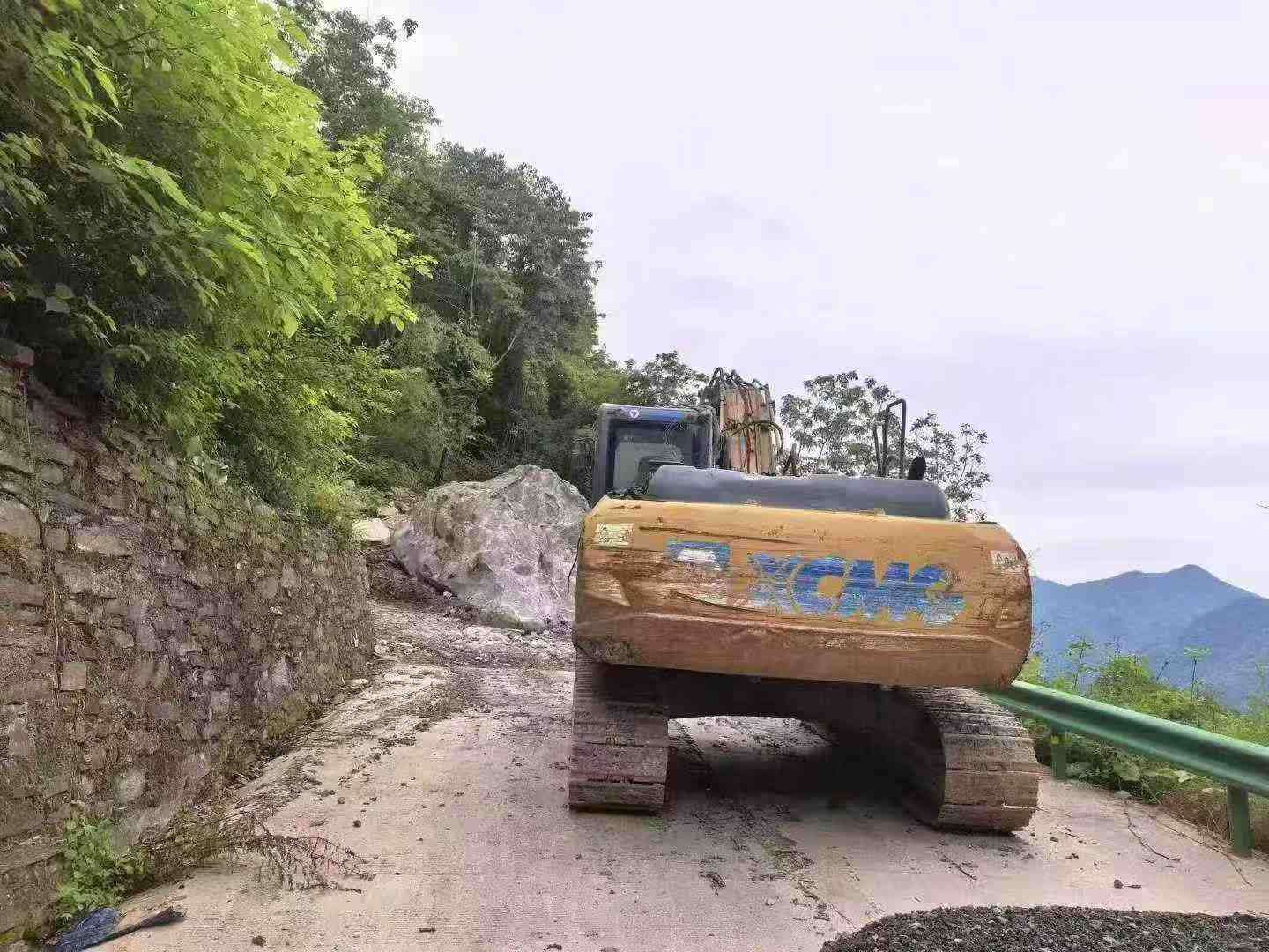 Buy XCMG XE215 Used Excavator / 7