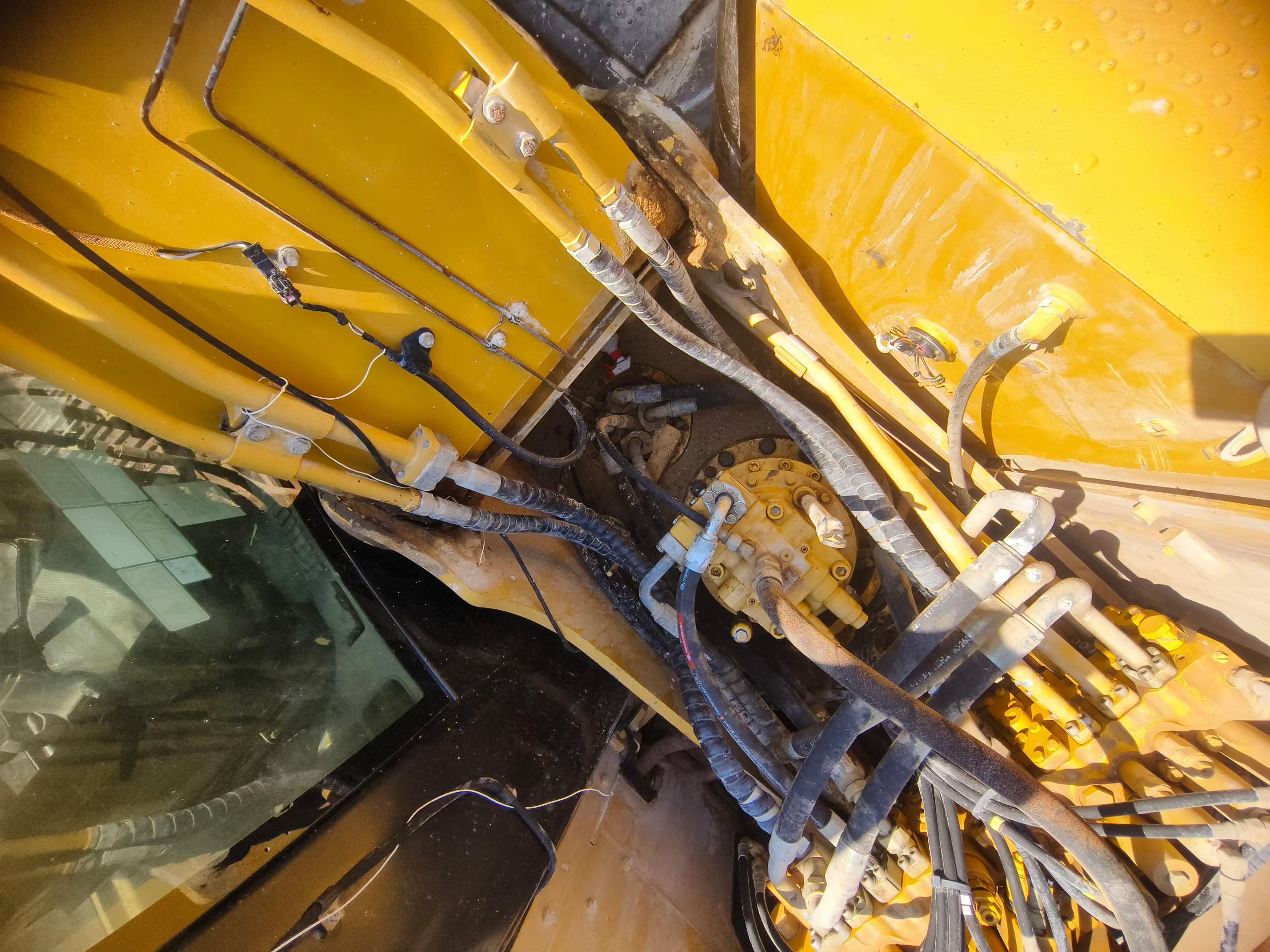Buy Caterpillar 320D Used Excavator / 9