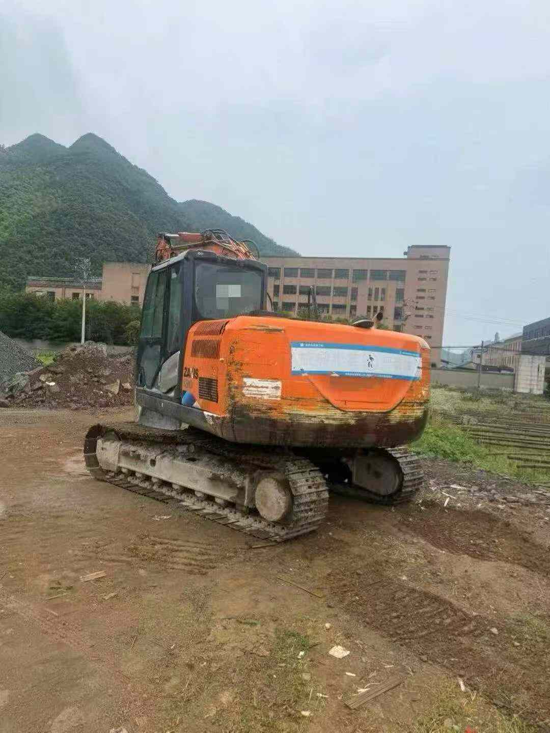 Buy Hitachi EX130H-5 Used Excavator / 2