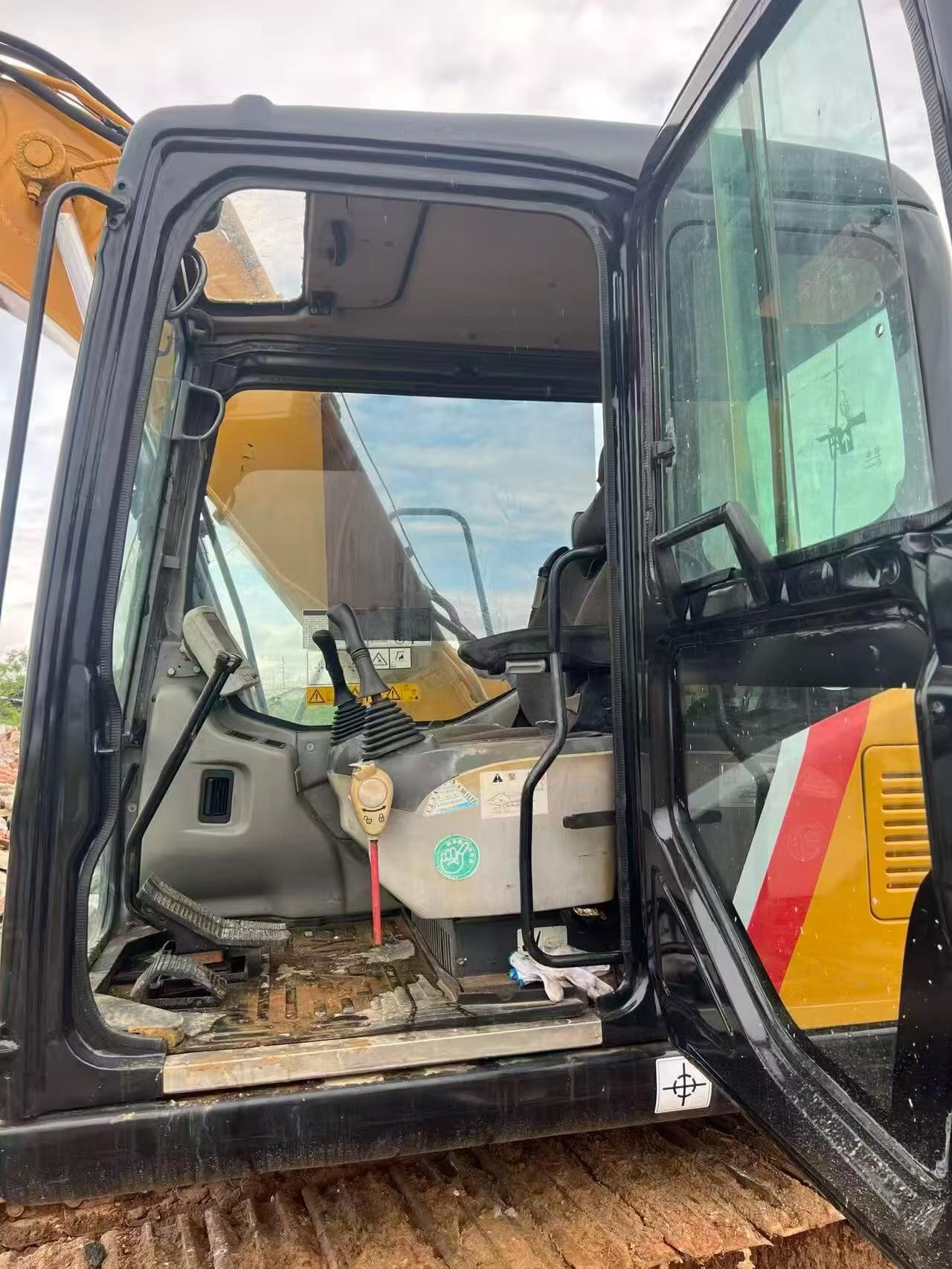 Buy Sany SY135 Used Excavator / 8