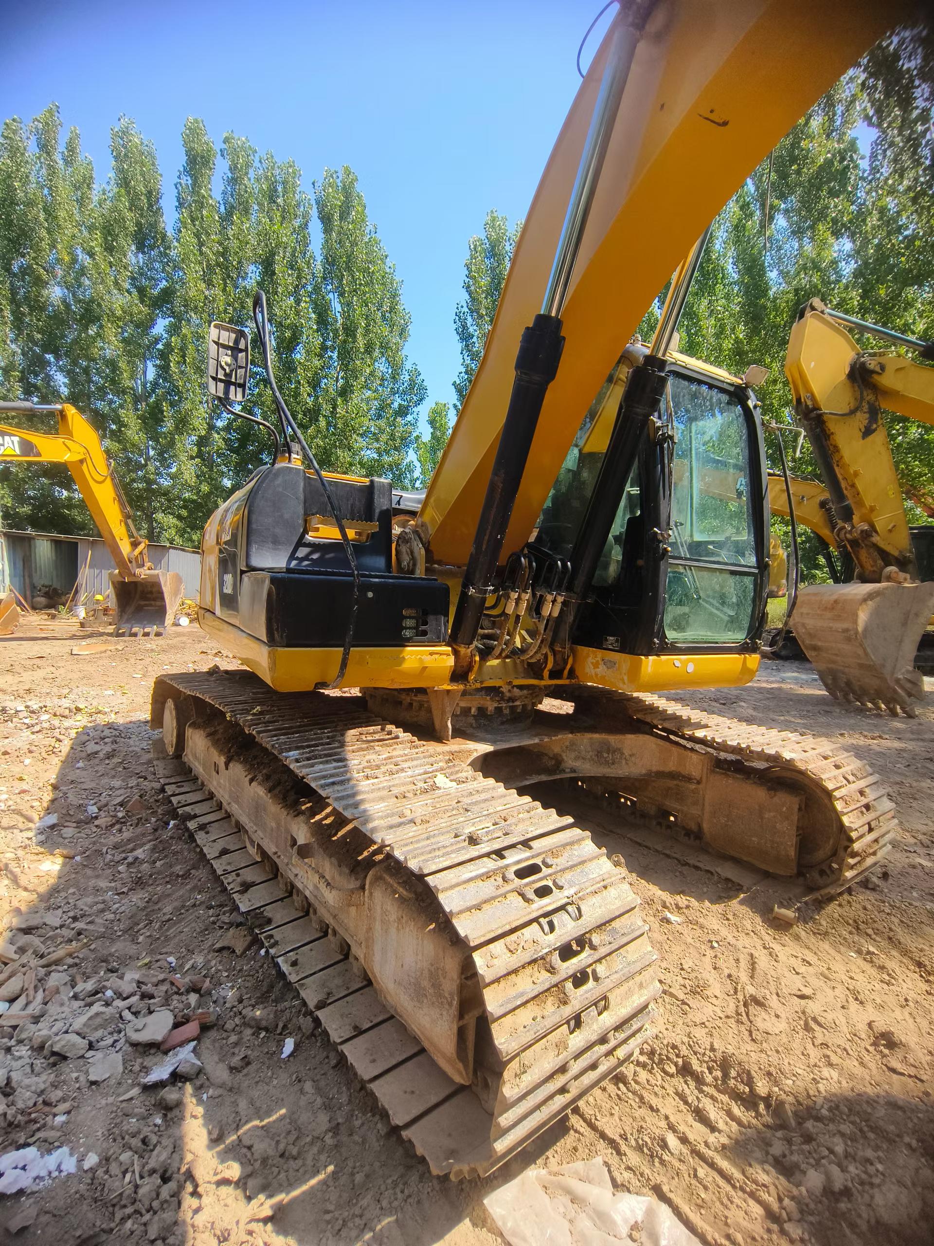 Buy Caterpillar 320D Used Excavator / 2