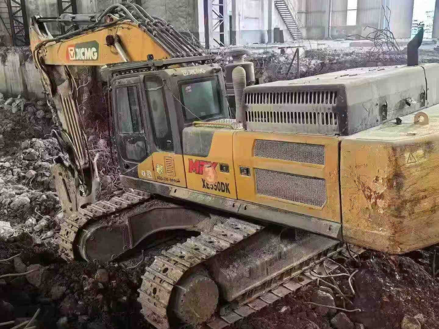 Buy XCMG XE490D Used Excavator / 2