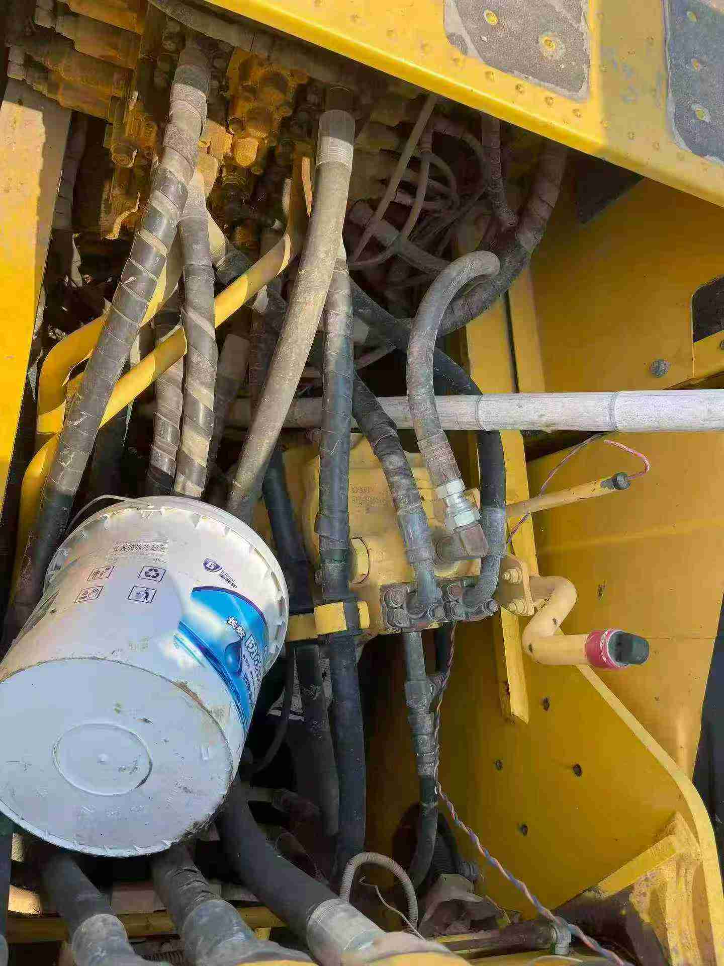 Buy Komatsu PC200 Used Excavator / 8
