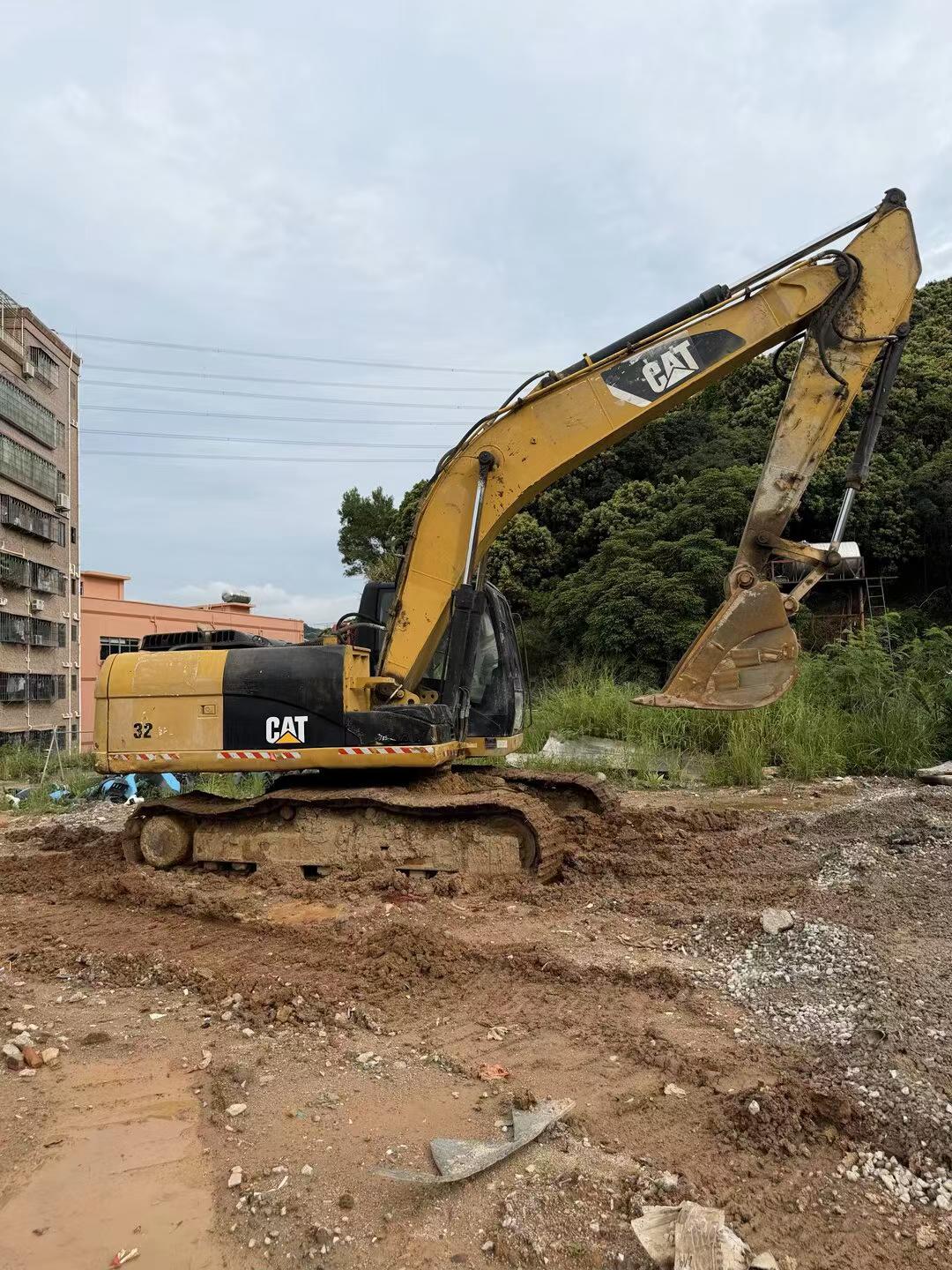 Buy Caterpillar 320D Used Excavator / 3