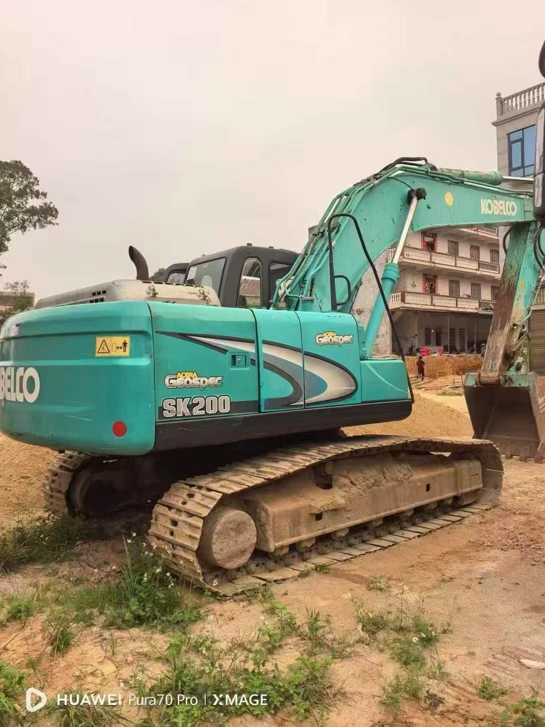 Buy Kobelco SK200-8 Used Excavator / 4