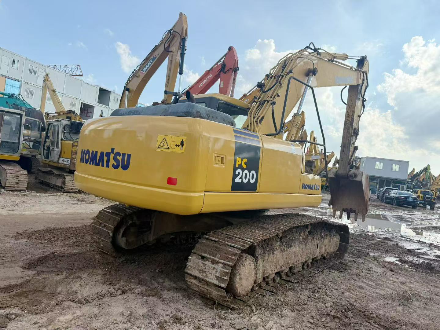 Buy Komatsu PC200-7 Used Excavator / 9