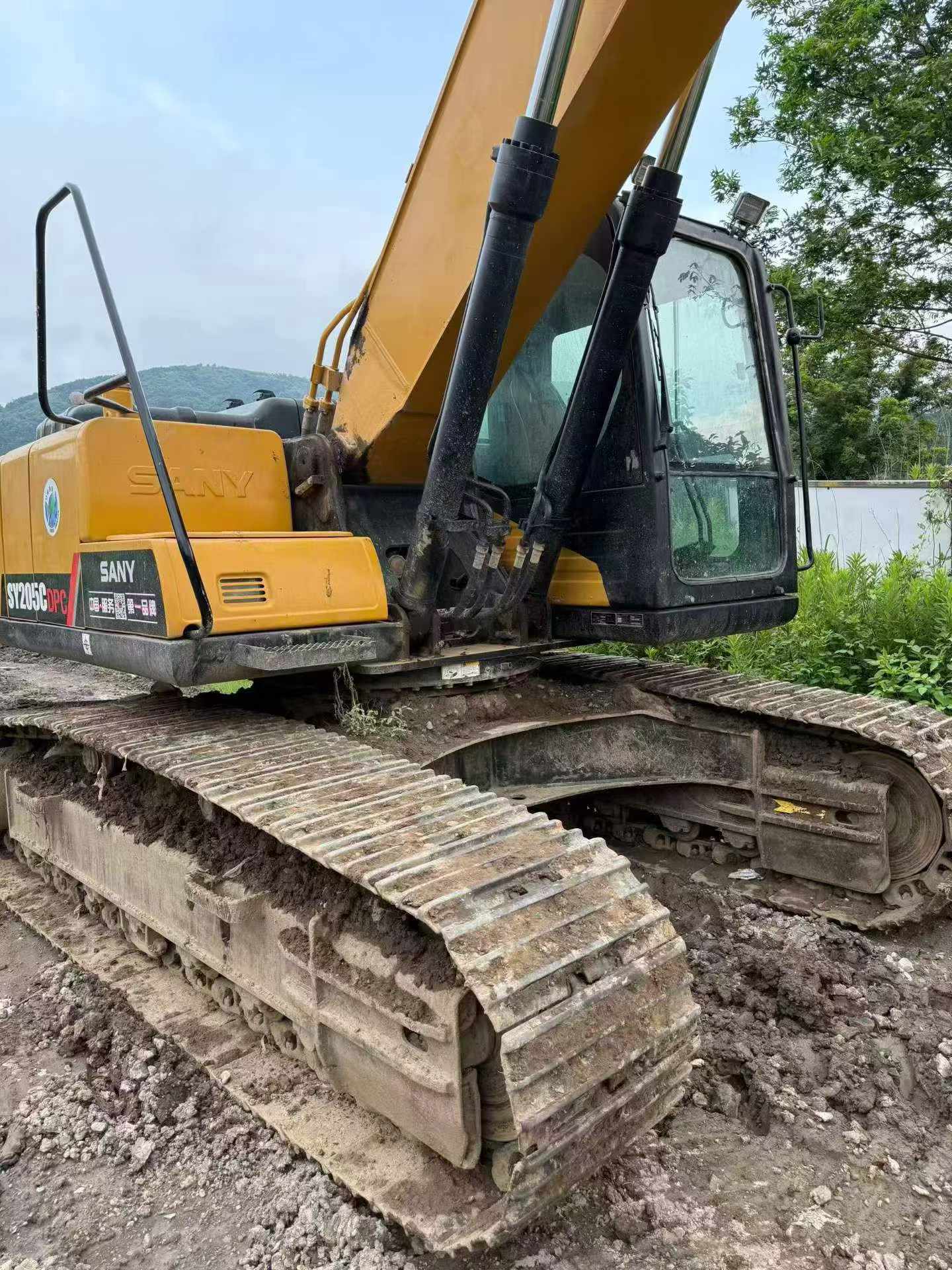 Buy Sany SY205C Used Excavator / 2