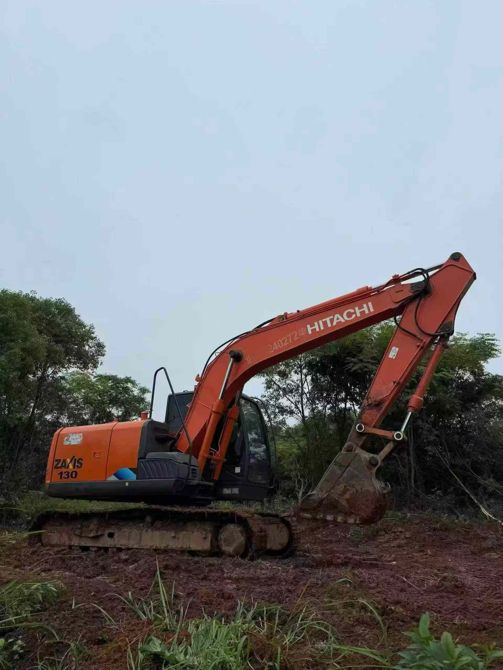 Buy Hitachi ZX130-5A Used Excavator / 2