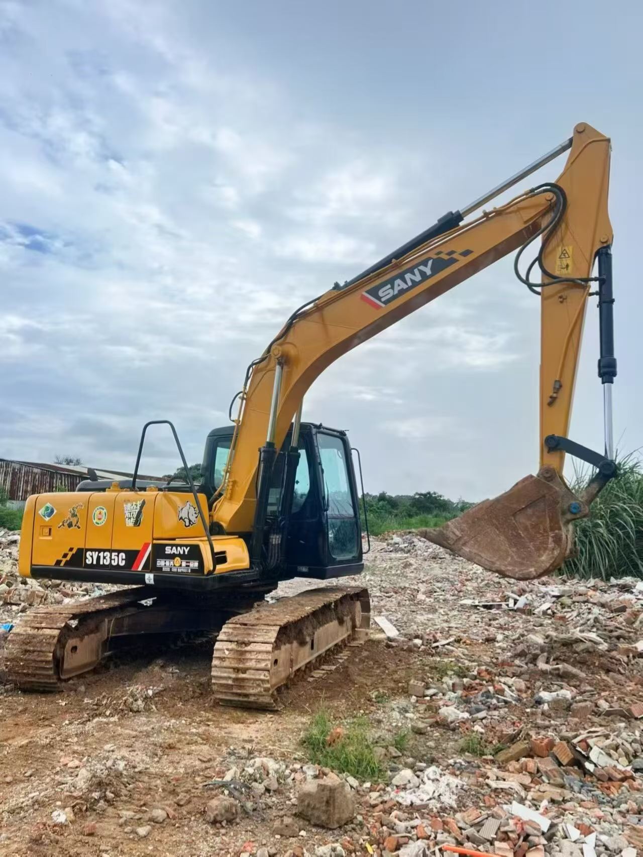 Buy Sany SY135 Used Excavator / 4