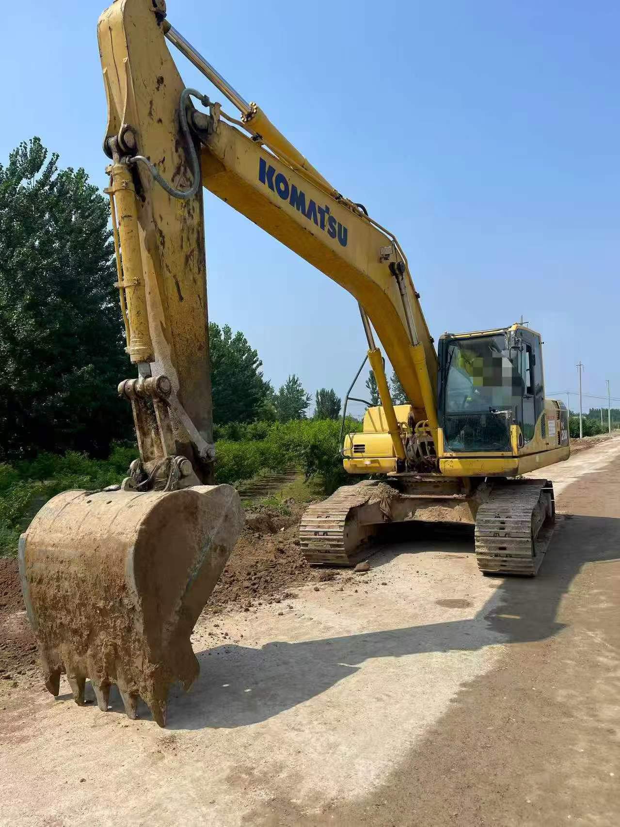 Buy Komatsu PC200 Used Excavator / 3
