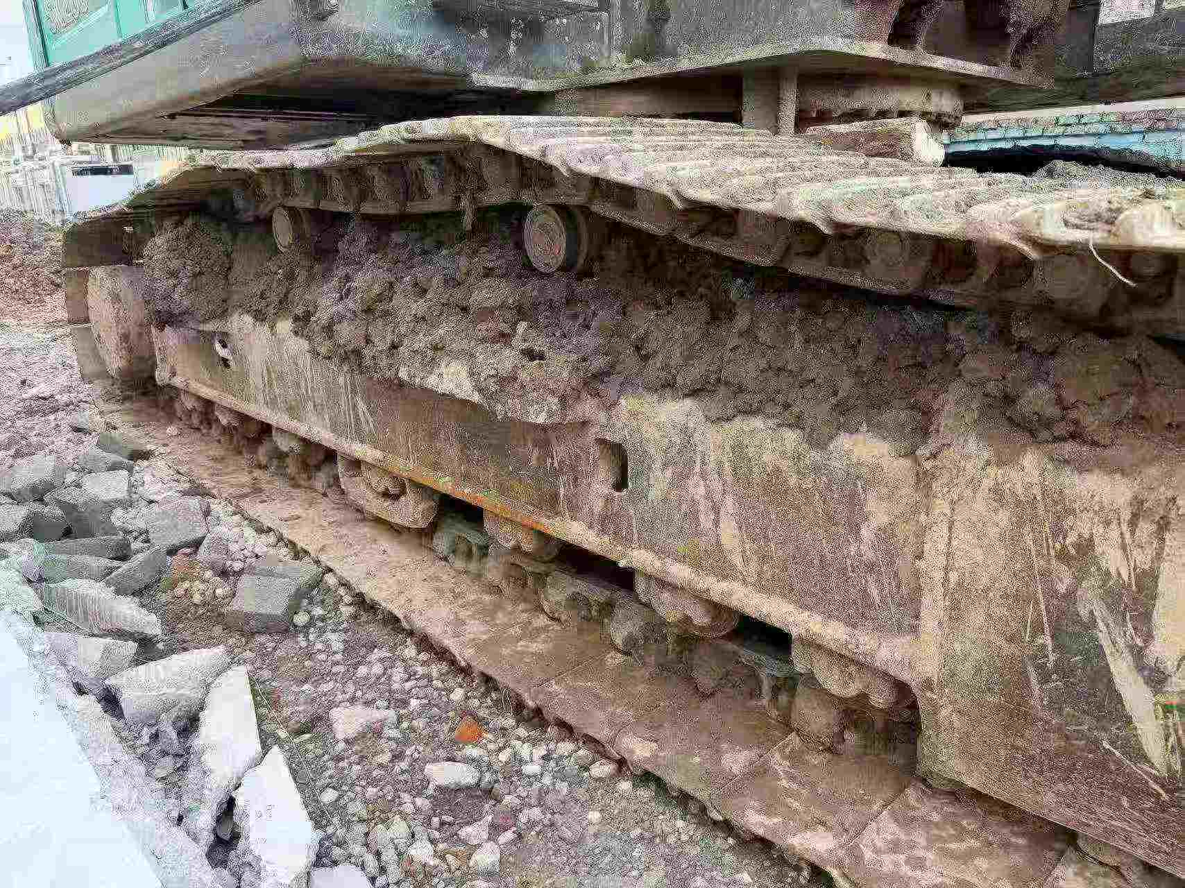 Buy Kobelco SK200 Used Excavator / 5