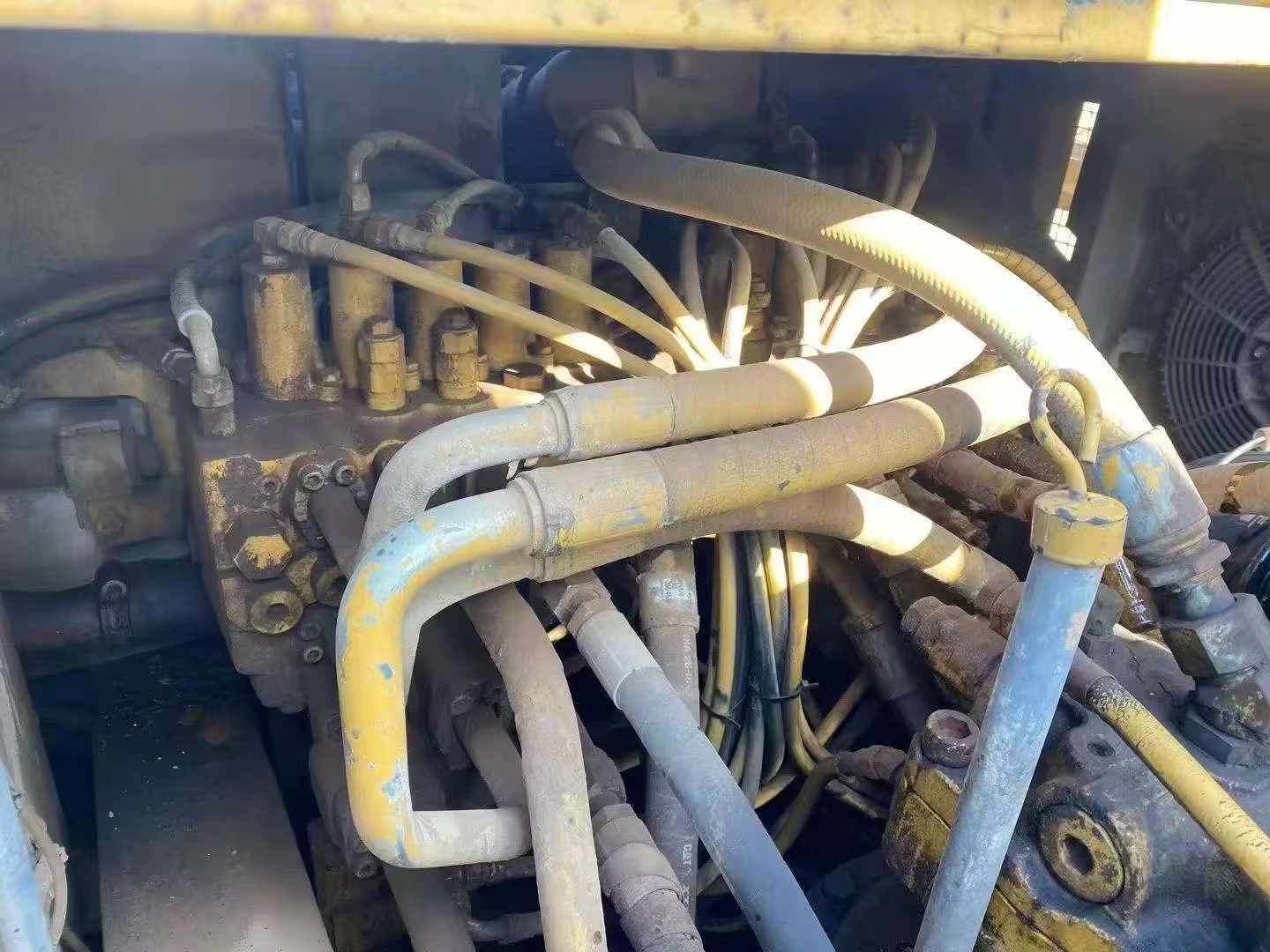 Buy Caterpillar 324D Used Excavator / 4