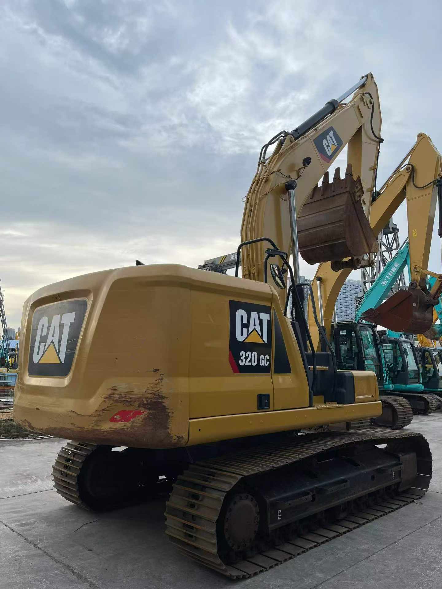 Buy Caterpillar 320GC Used Excavator / 6