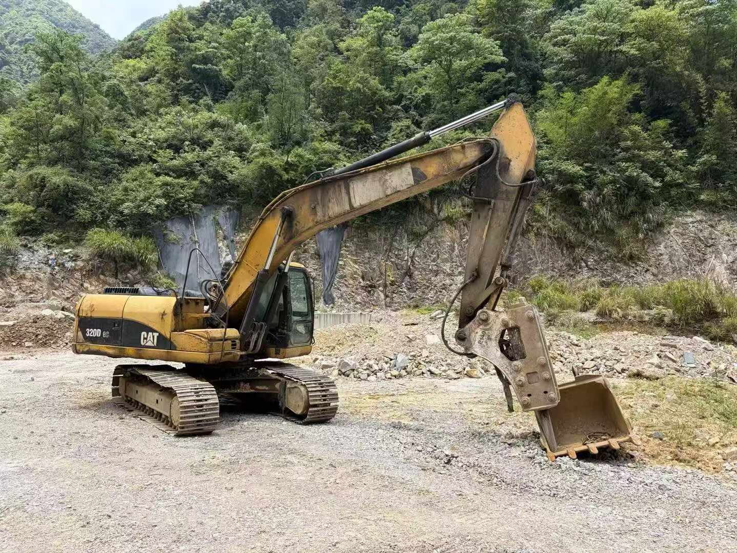 Buy Caterpillar 320A Used Excavator / 4