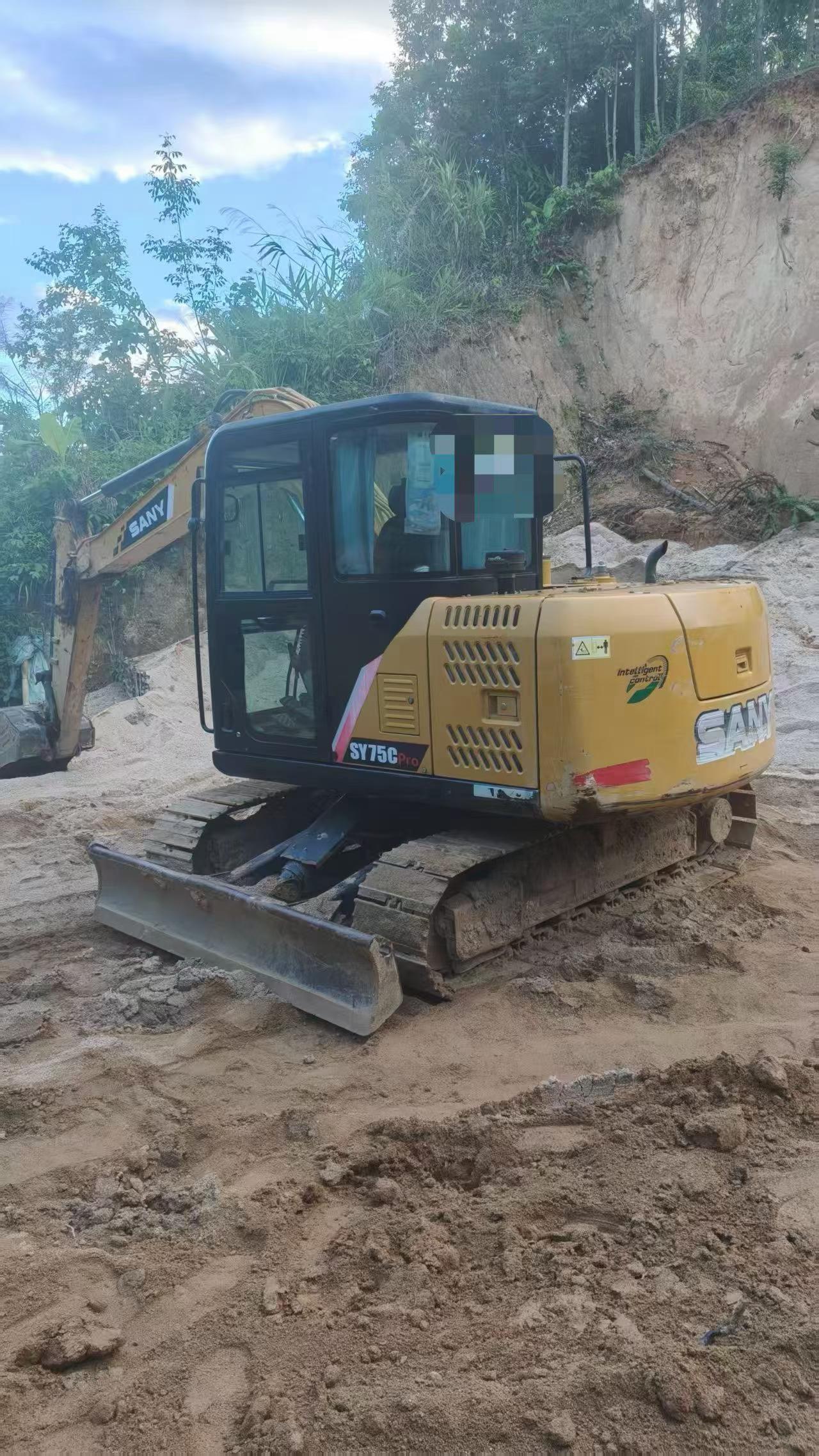 Buy Sany SY75 Used Excavator / 2