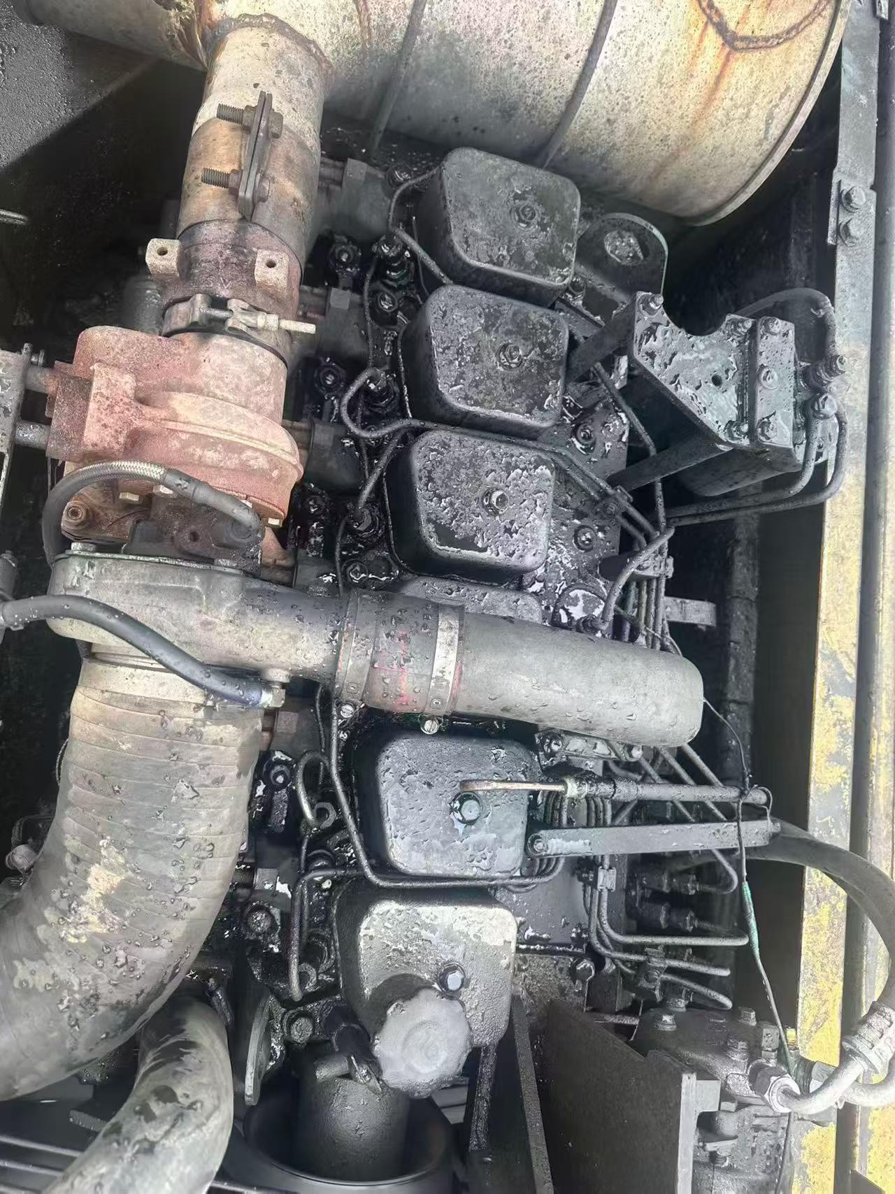 Buy Komatsu PC200-6 Used Excavator / 4