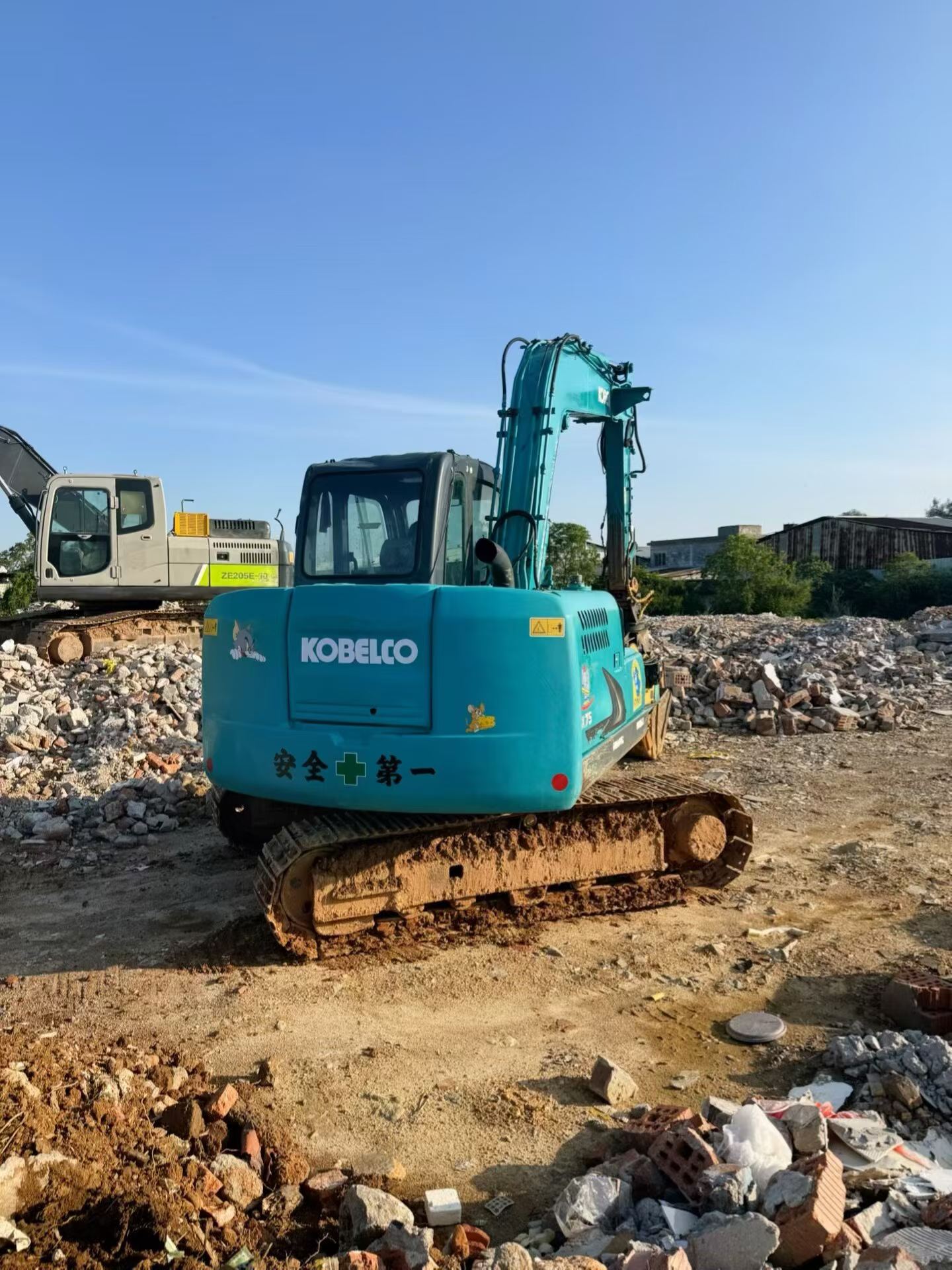 Buy Kobelco SK75 Used Excavator / 2