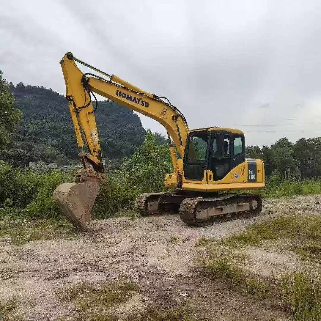 Buy Komatsu PC130-7 Used Excavator / 2