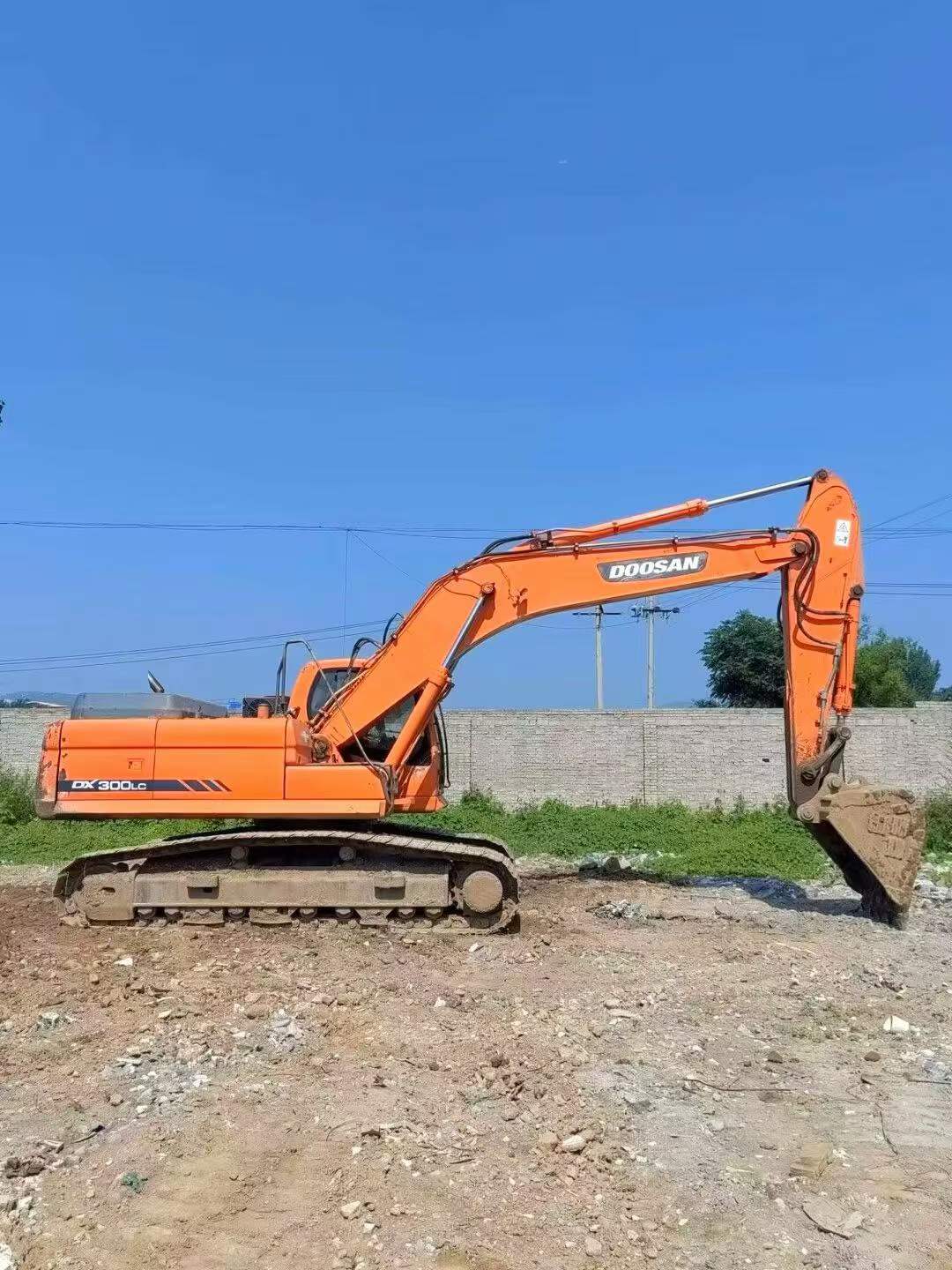 Buy Doosan DX260LC Used Excavator / 3