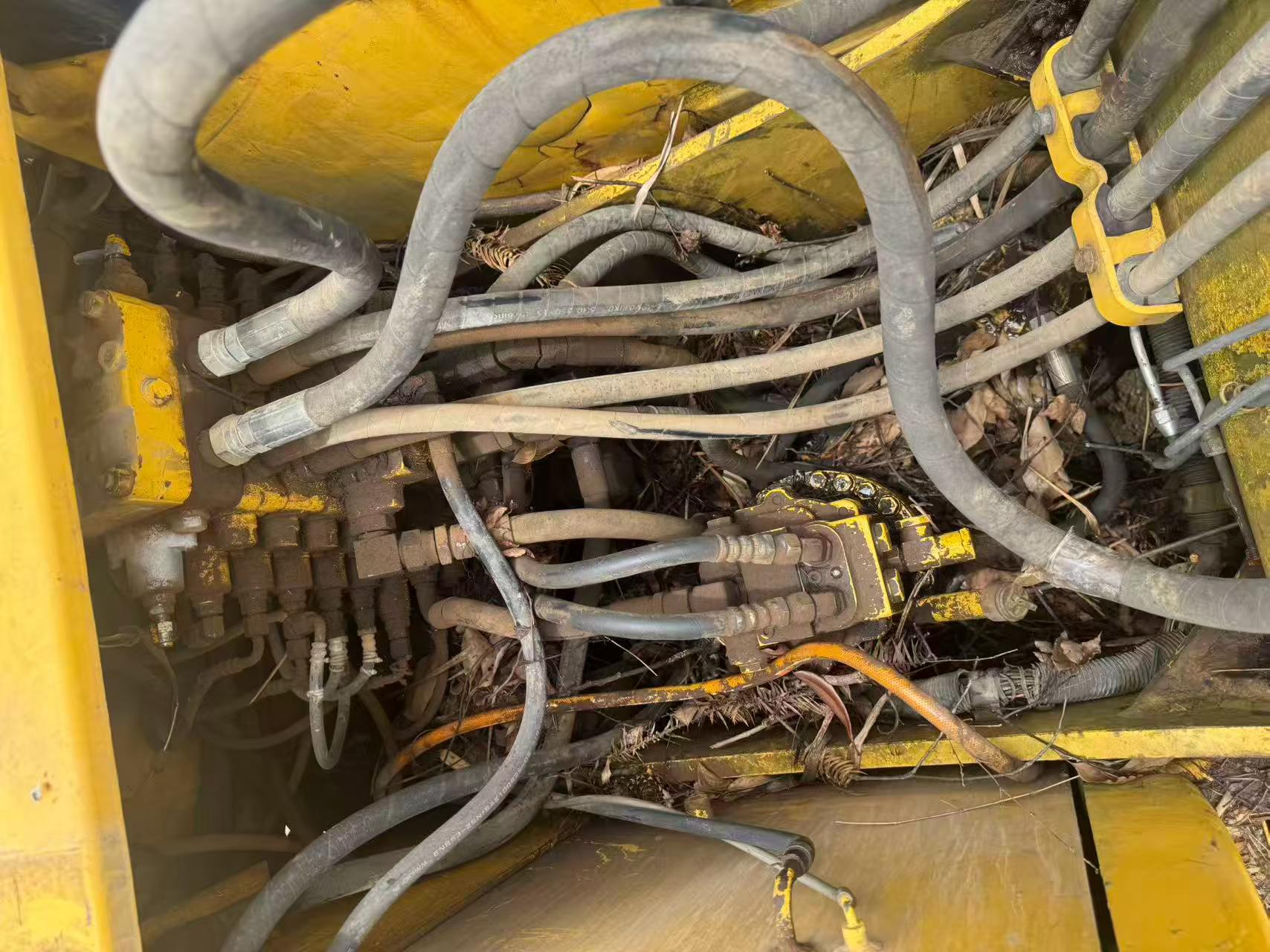 Buy Komatsu PC130-7 Used Excavator / 3
