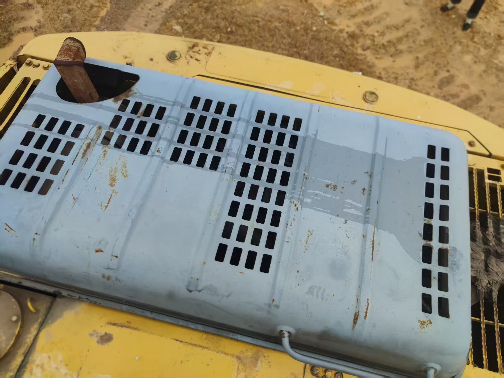 Buy Komatsu PC200-7 Used Excavator / 2