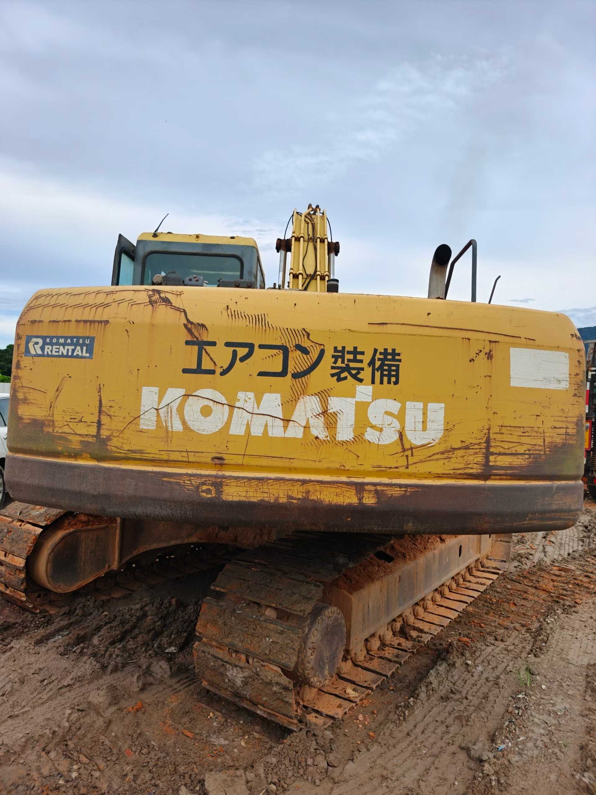 Buy Komatsu PC200-7 Used Excavator / 4