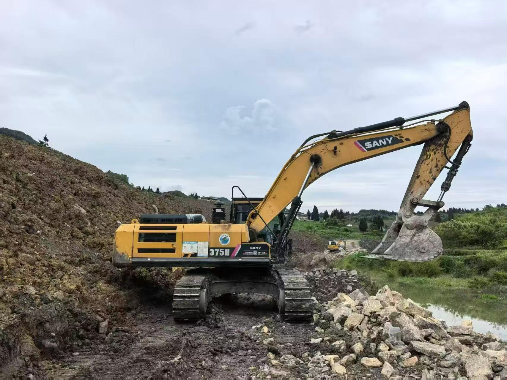 Buy Sany SY375H Used Excavator / 3